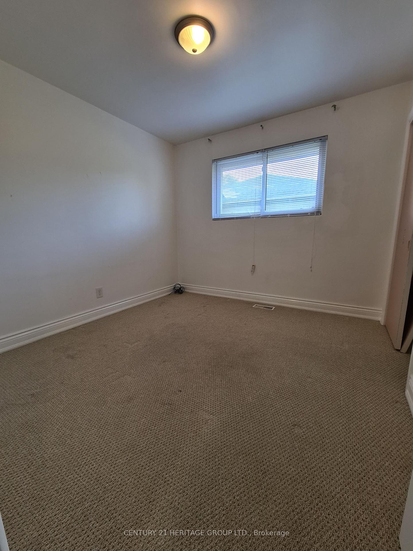 4447 Spruce Avenue photo 10