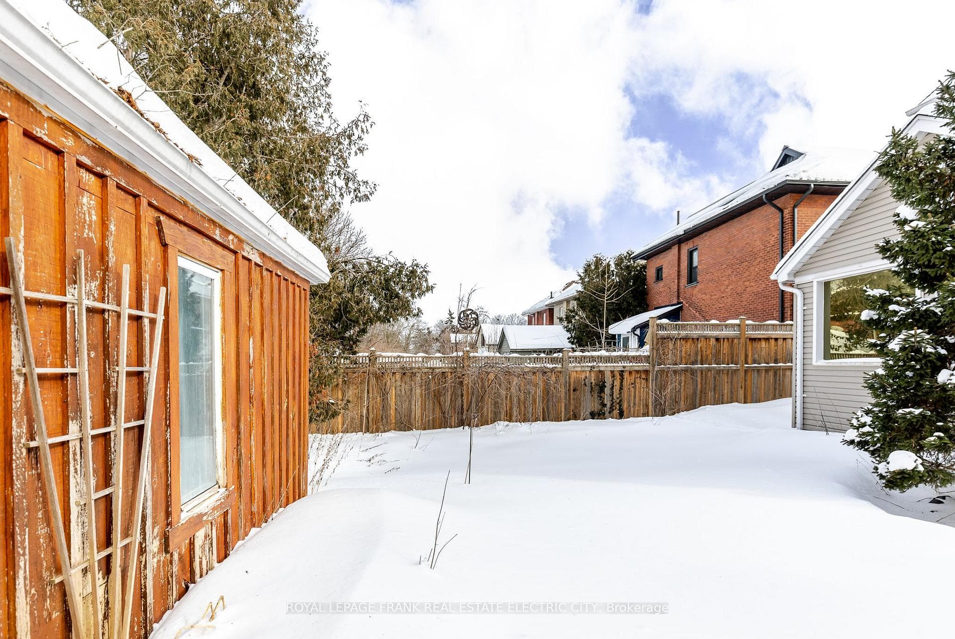 598 Sherbrooke Street photo 49