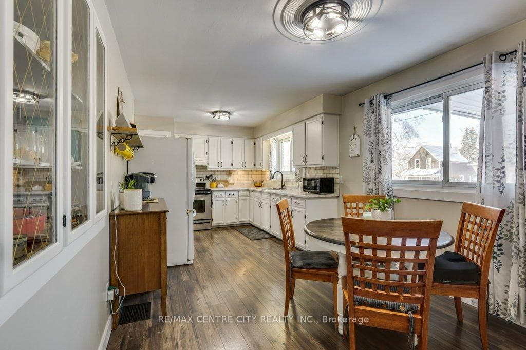 258 Mary Street photo 8