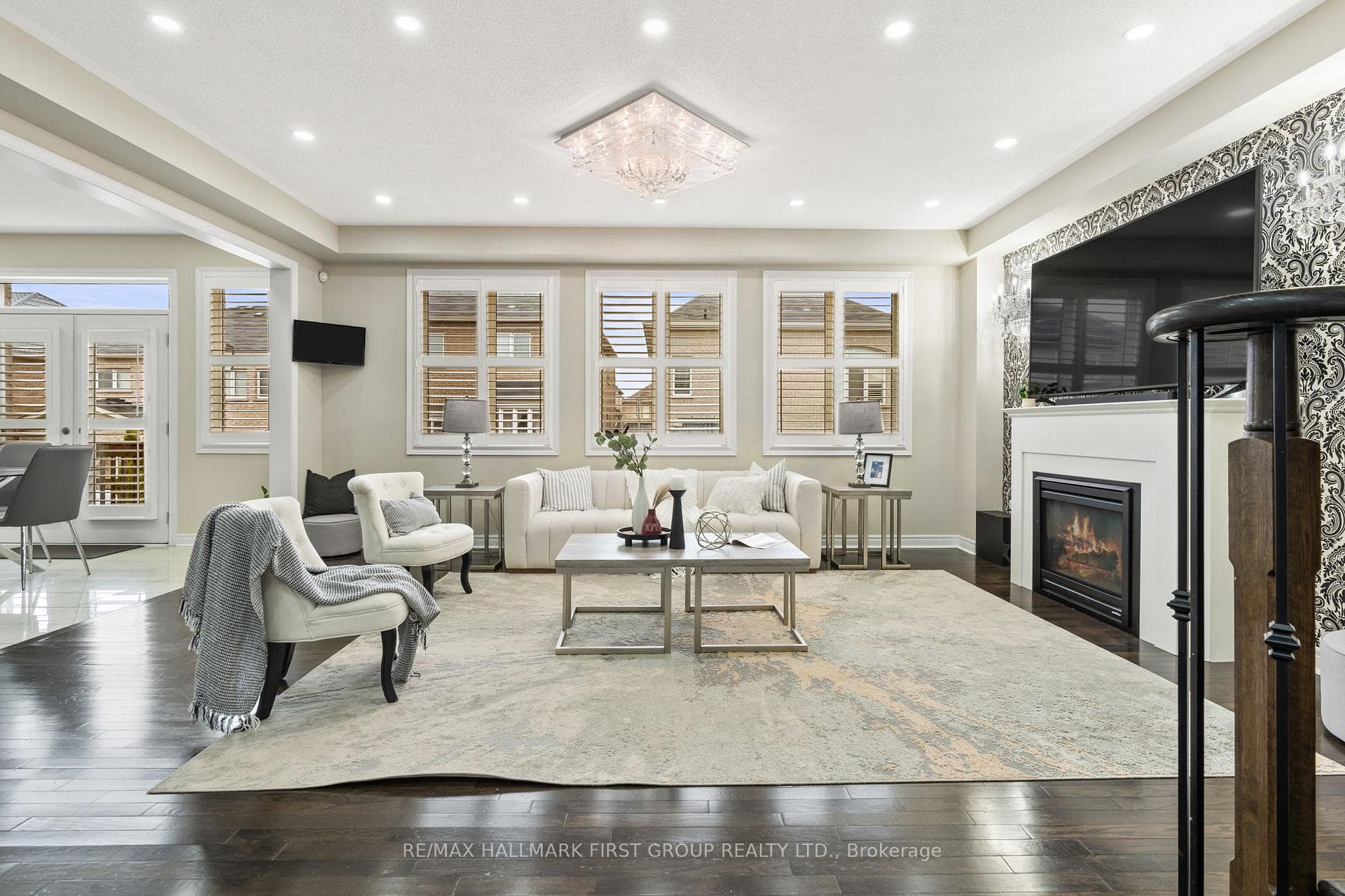 29 Darlet Avenue photo 4