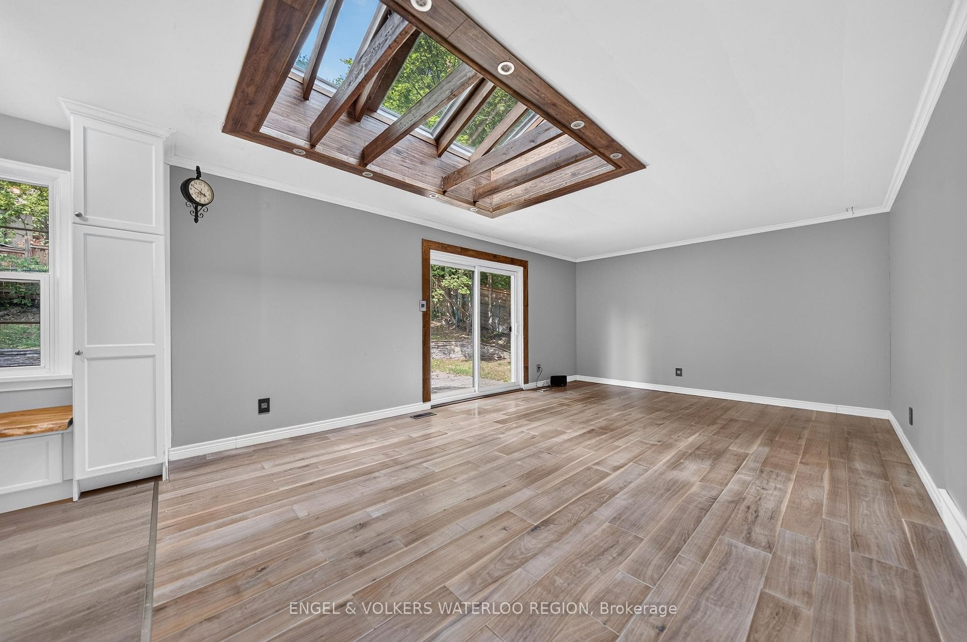 256 Shakespeare Drive photo 16