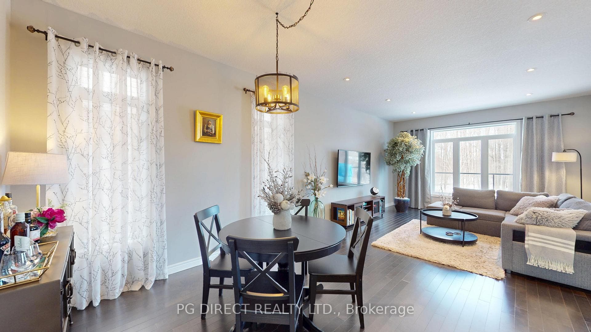 111 Ambrous Crescent photo 7