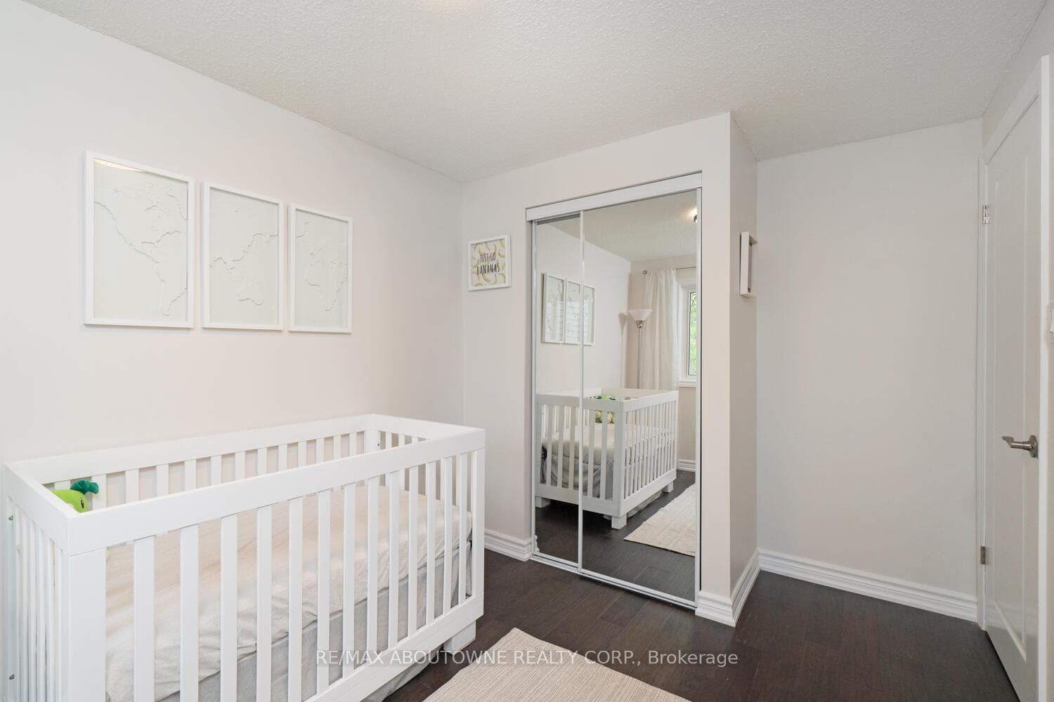 1020 Elizabeth Place photo 10