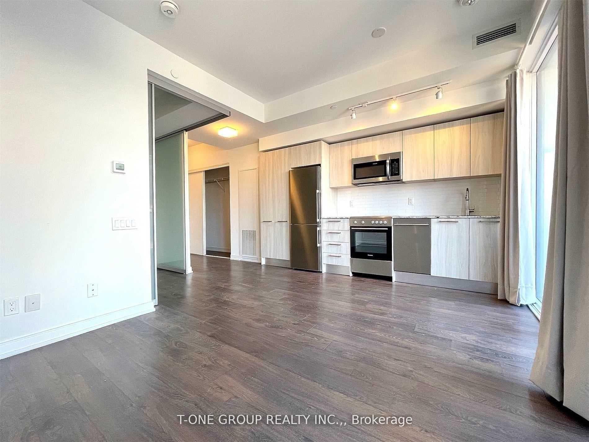 28 Wellesley Street Unit 708 photo 3