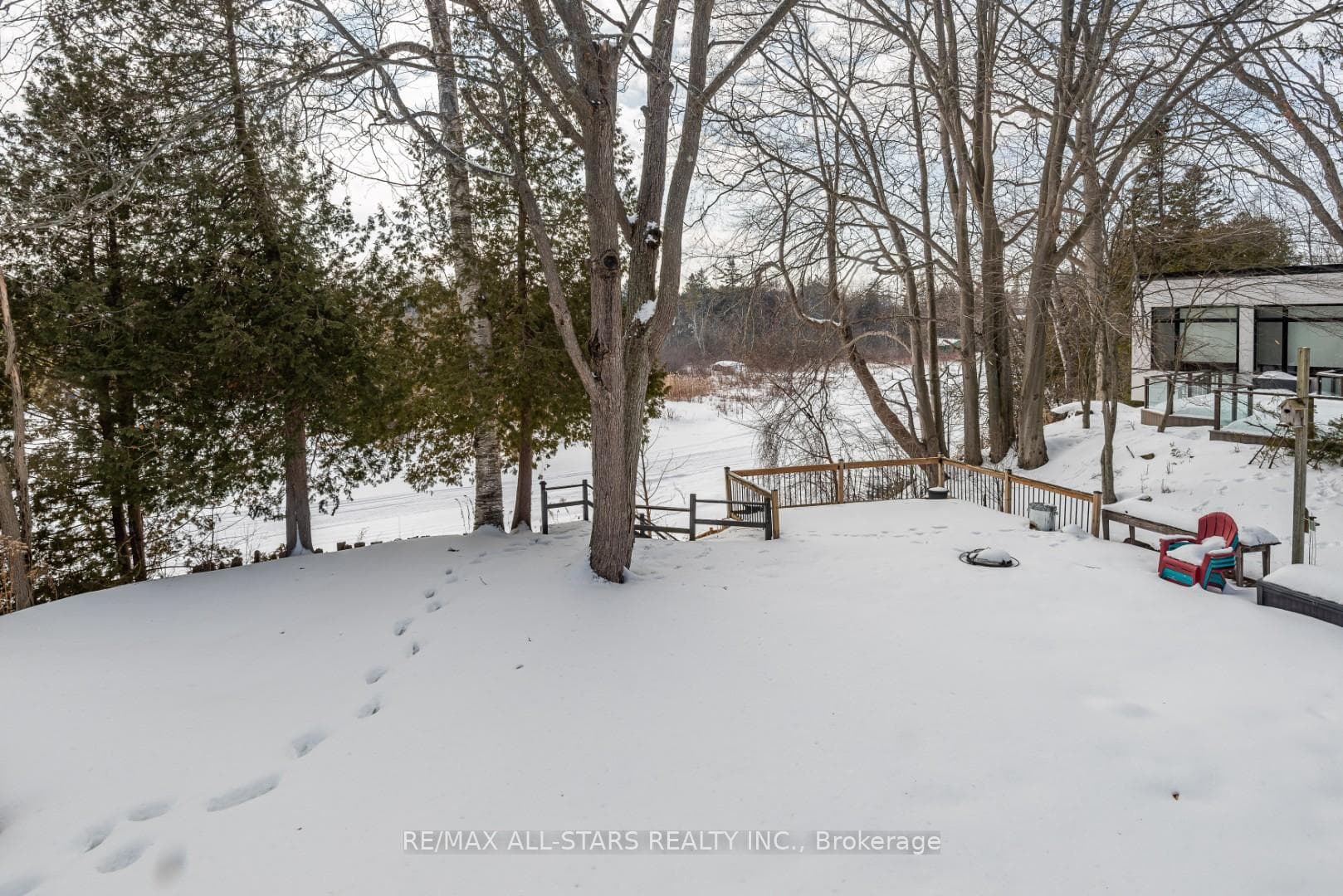 136 Riverbank Drive photo 8
