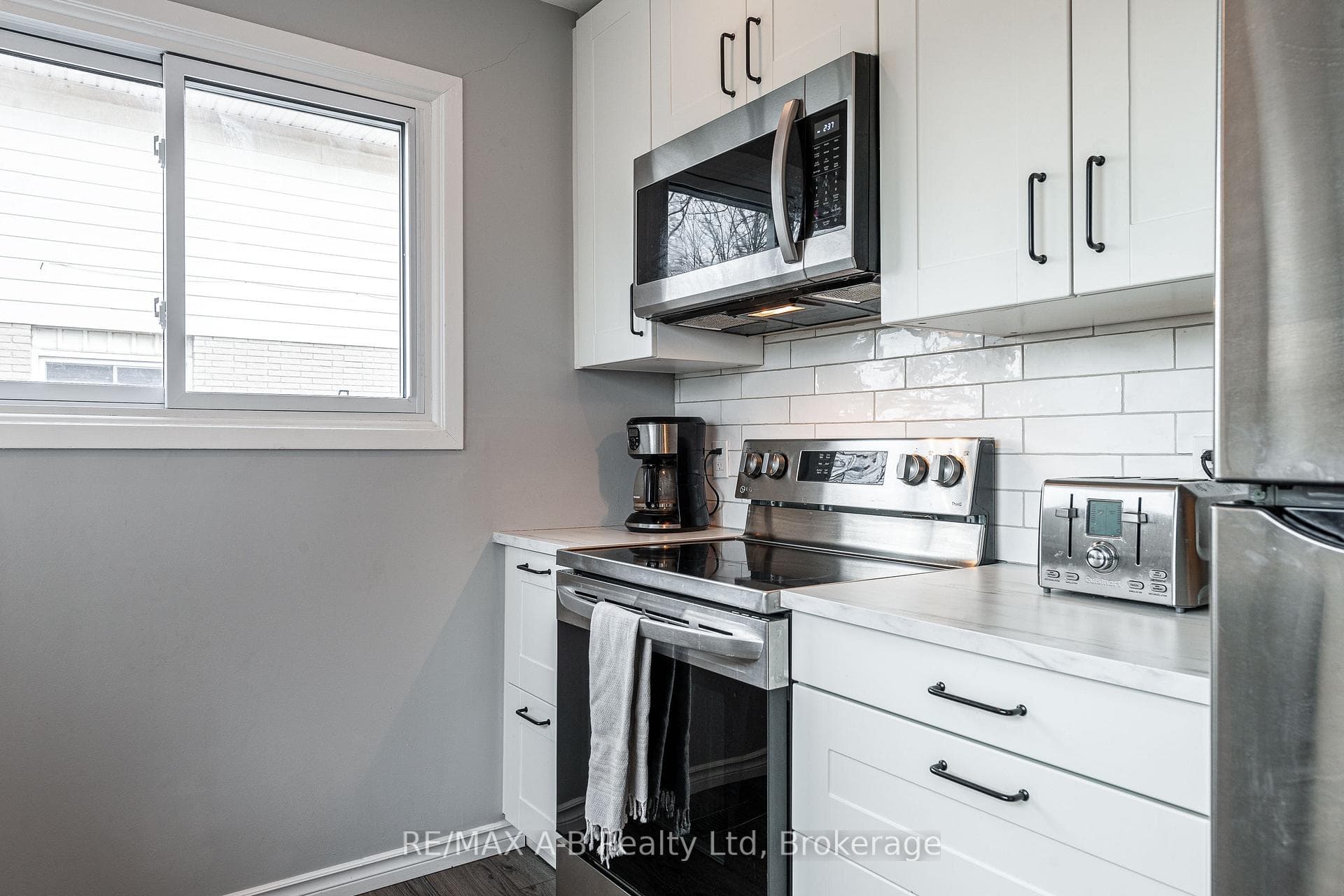 329 RAILWAY Avenue photo 10