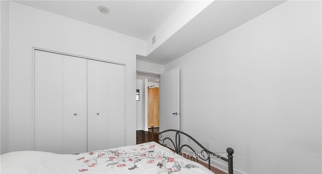 40 Nepean Street Unit 2502 photo 22
