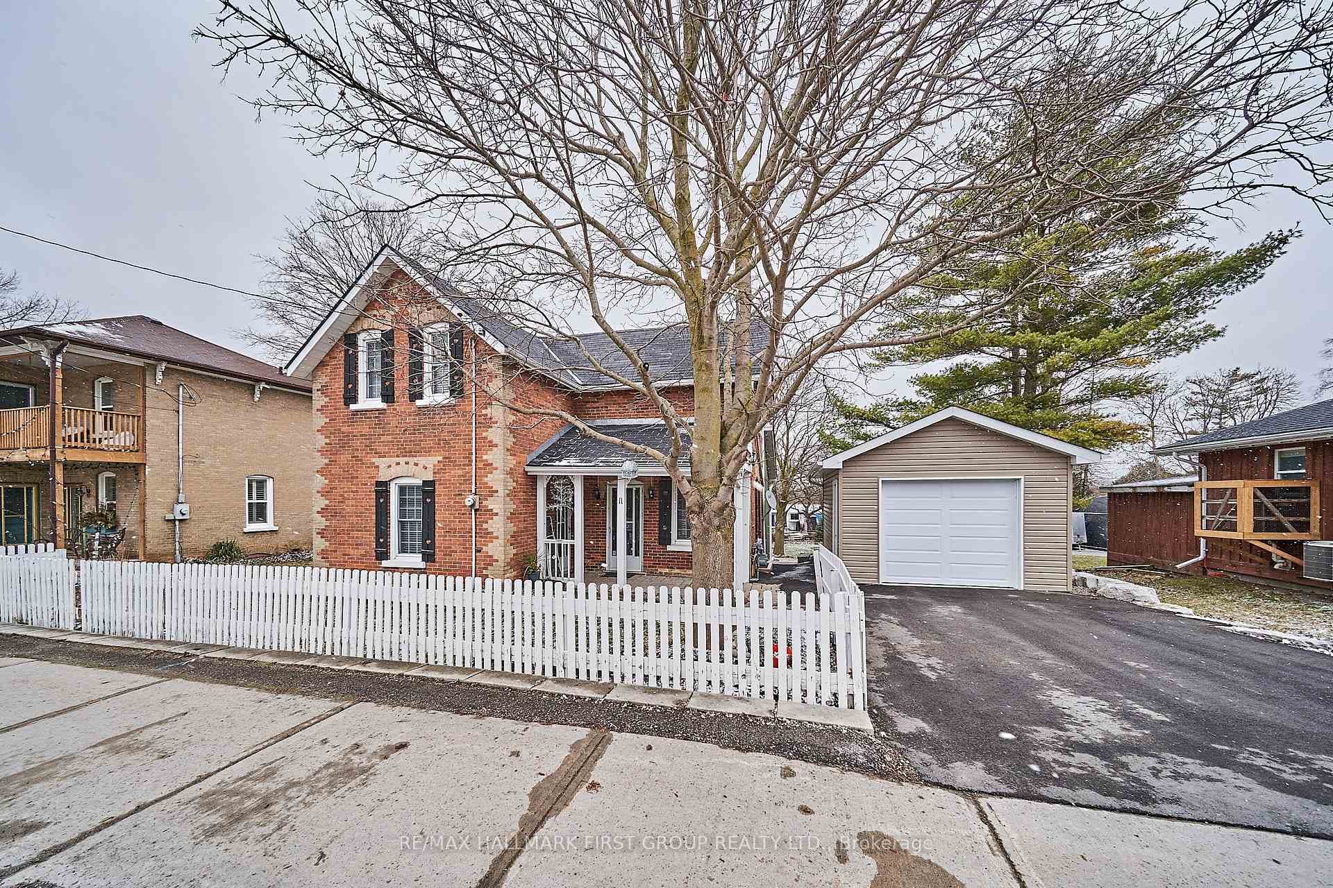 11 Albert Street photo 2