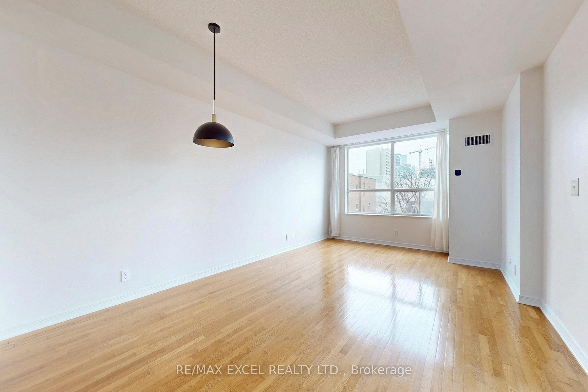 736 Spadina Avenue Unit 415 photo 7