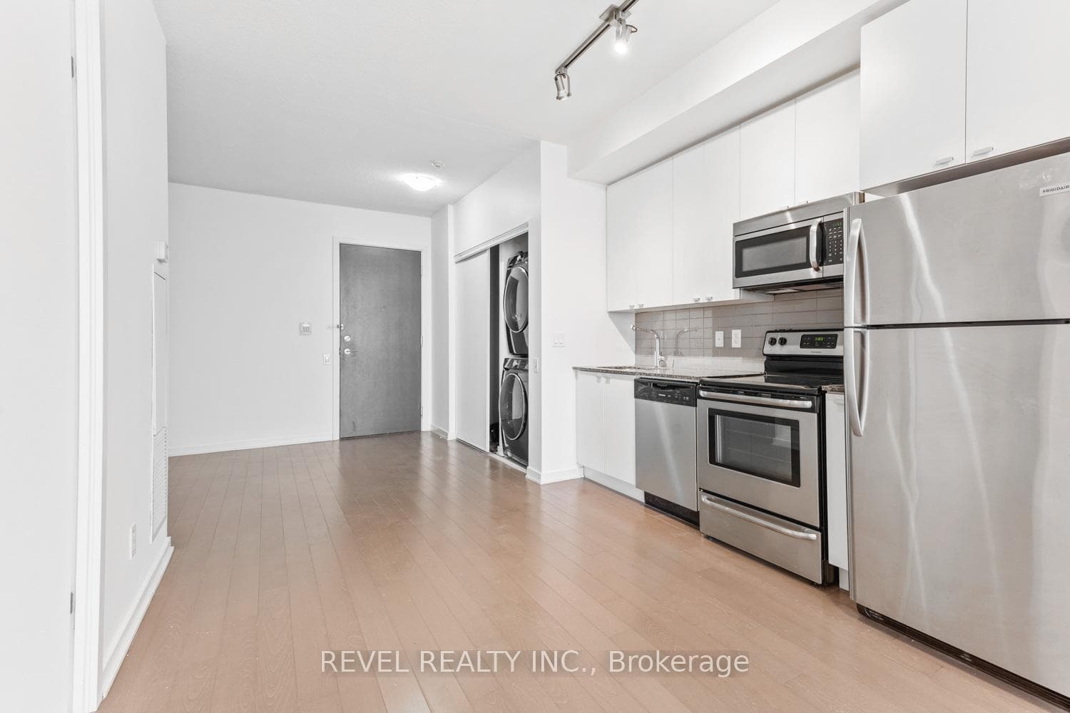 105 The Queensway Avenue Unit 2504 photo 7