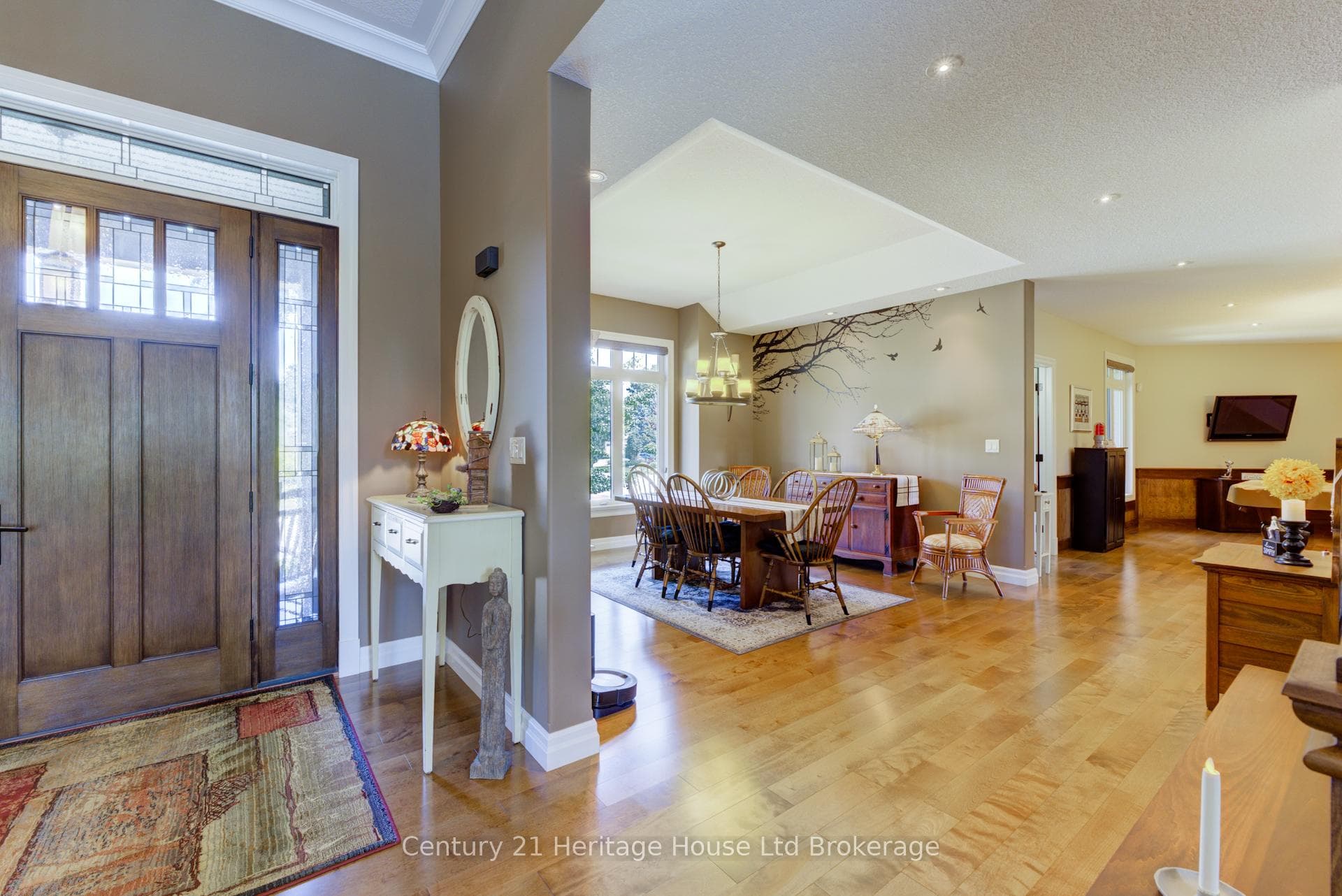 563 Lakeview Drive photo 6