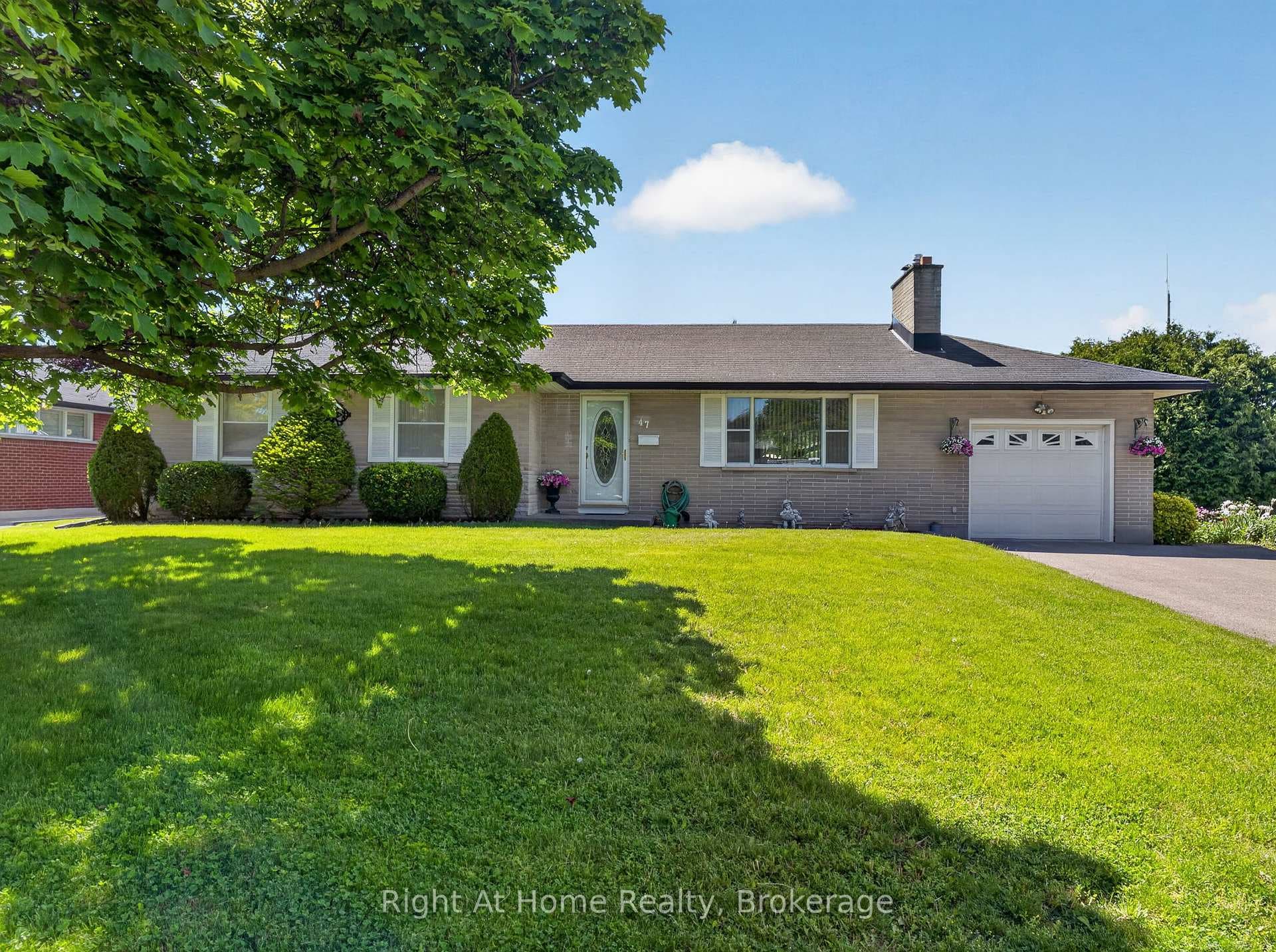 47 Churchill Avenue photo 1