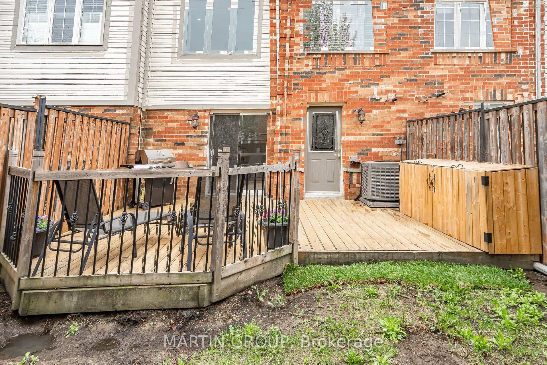 1228 CHAPMAN Crescent photo 36