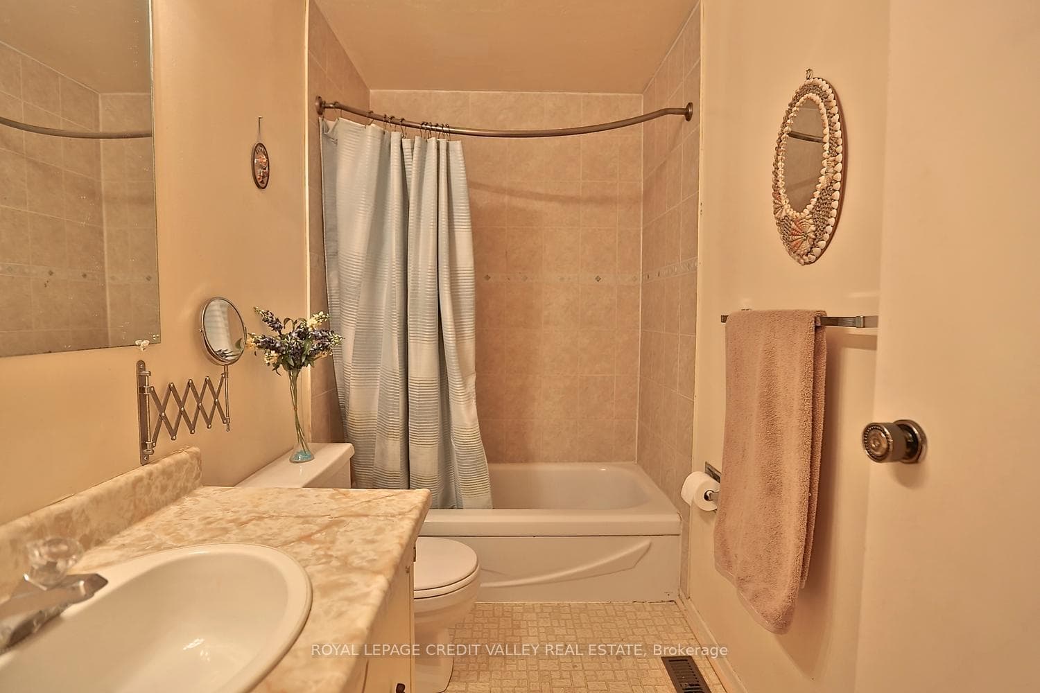 74 Malabar Crescent photo 3