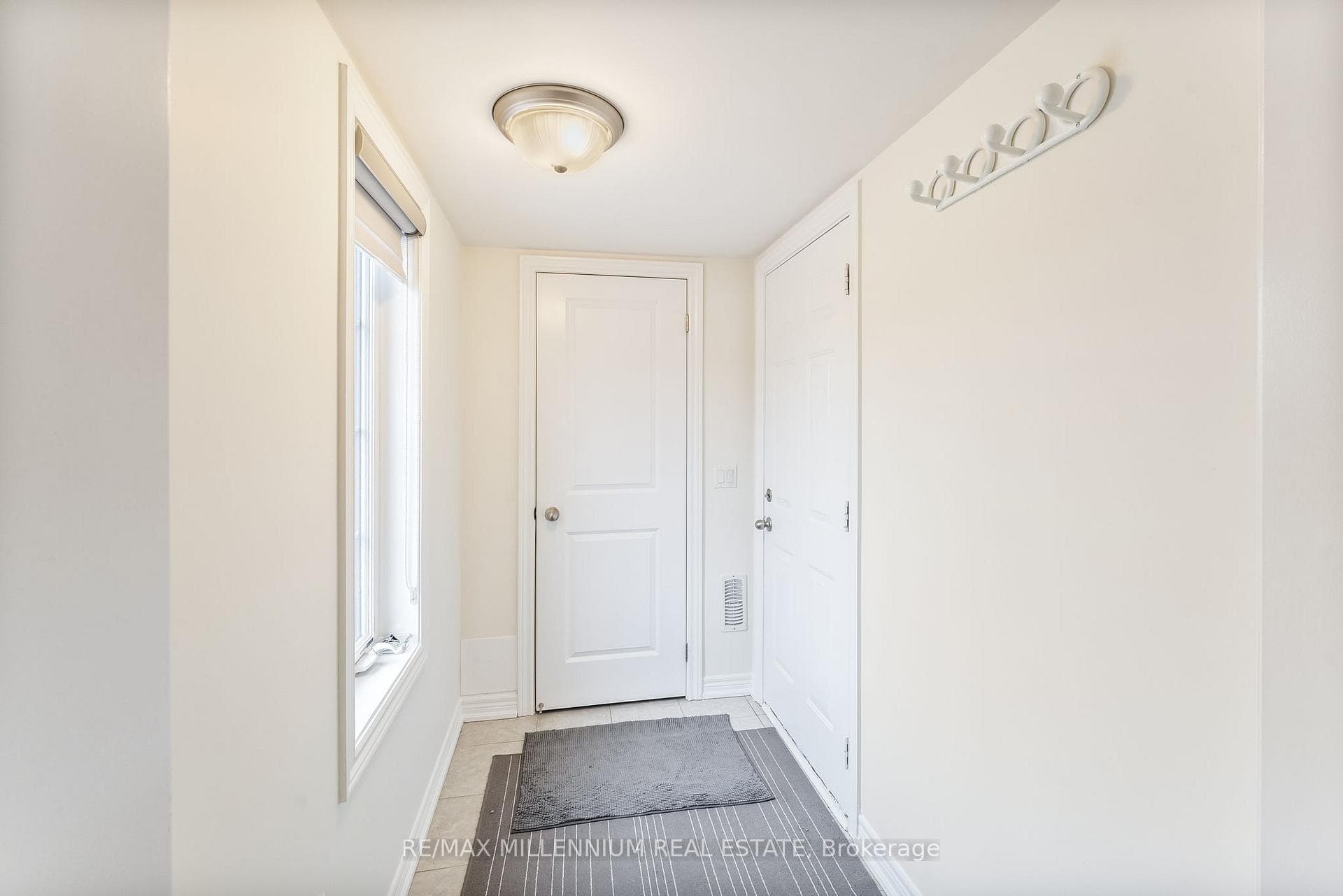 542 Stream Crescent photo 45