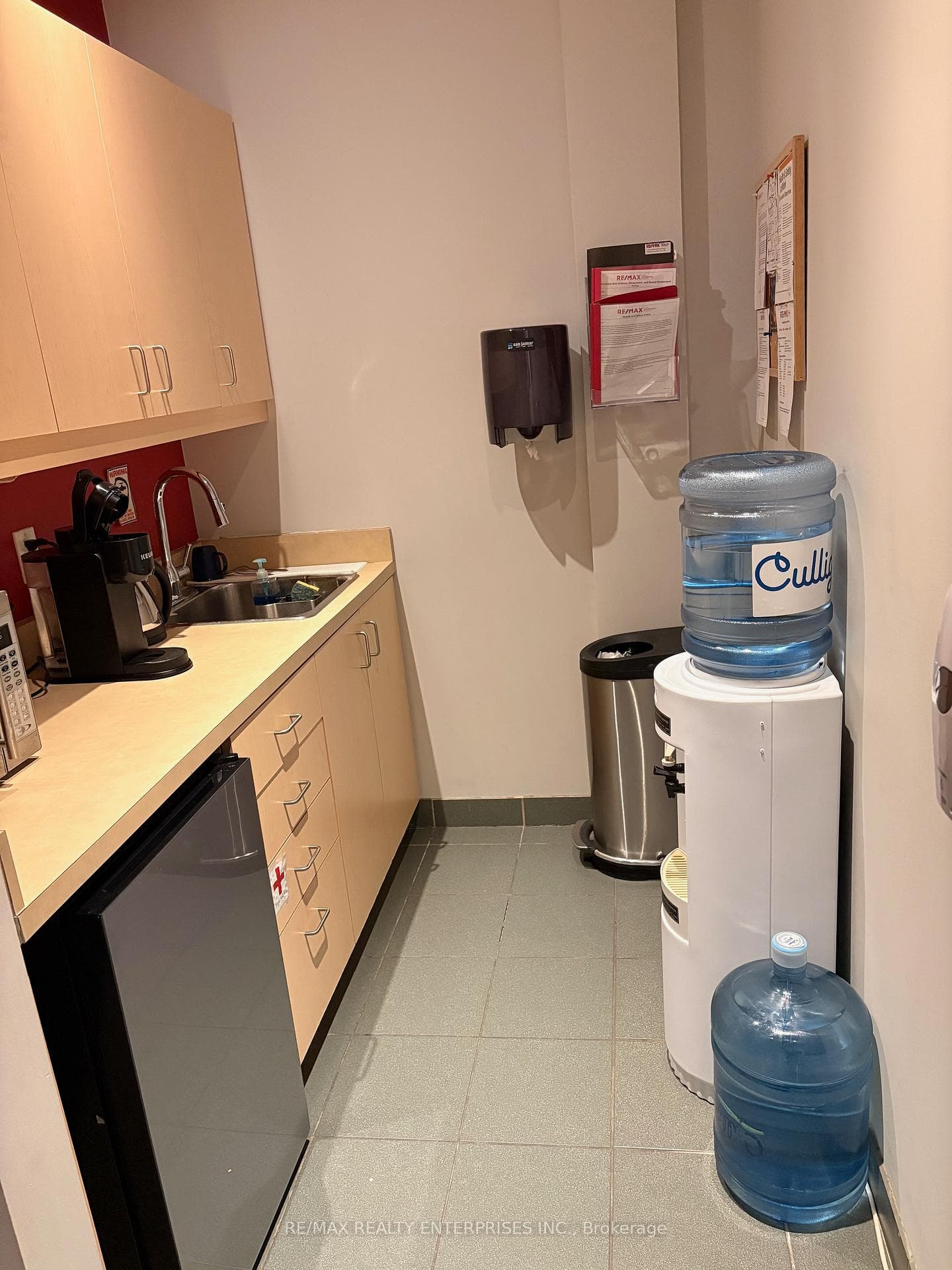 125 Lakeshore Road Unit C-01 photo 9