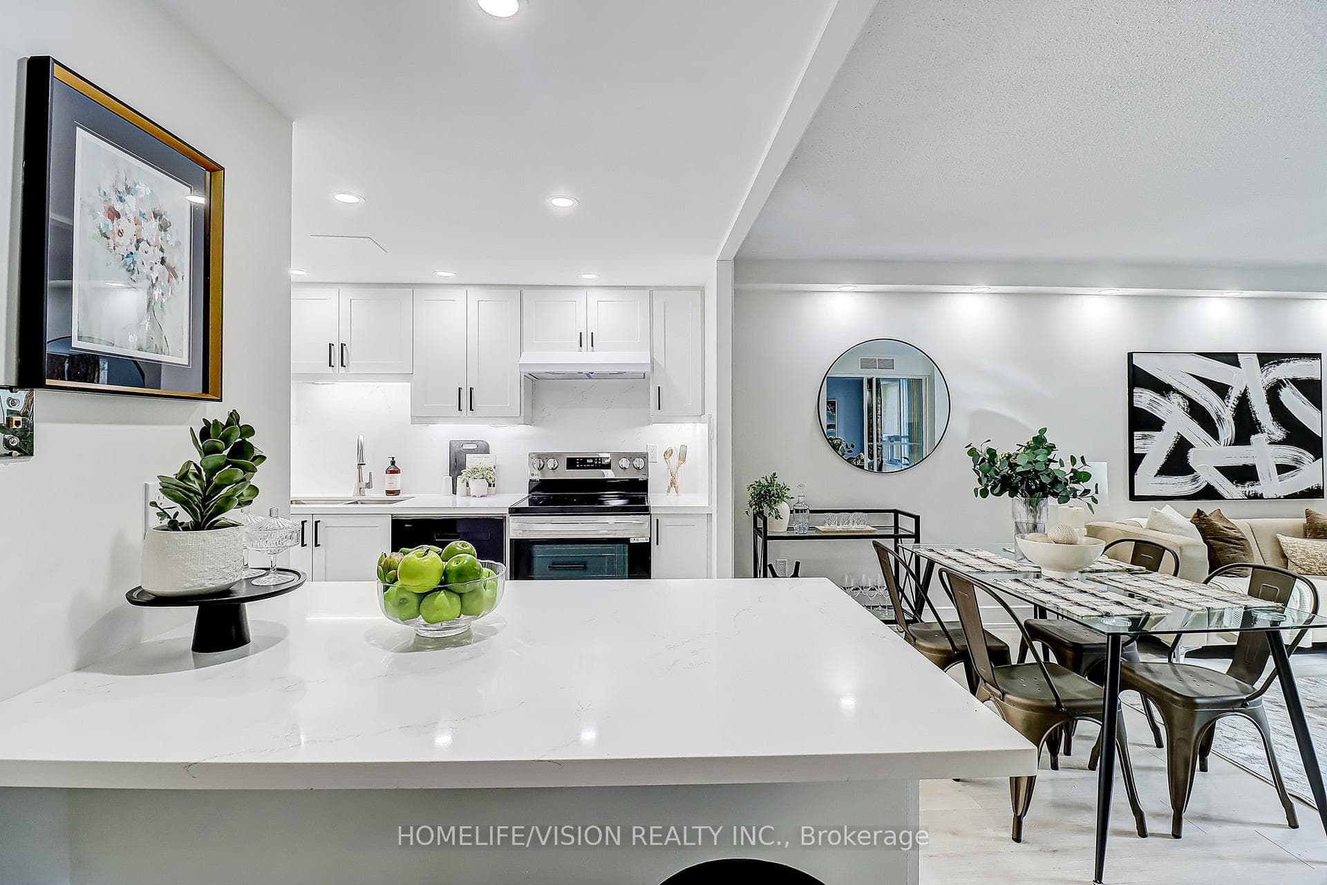 131 Beecroft Road Unit 207 photo 4