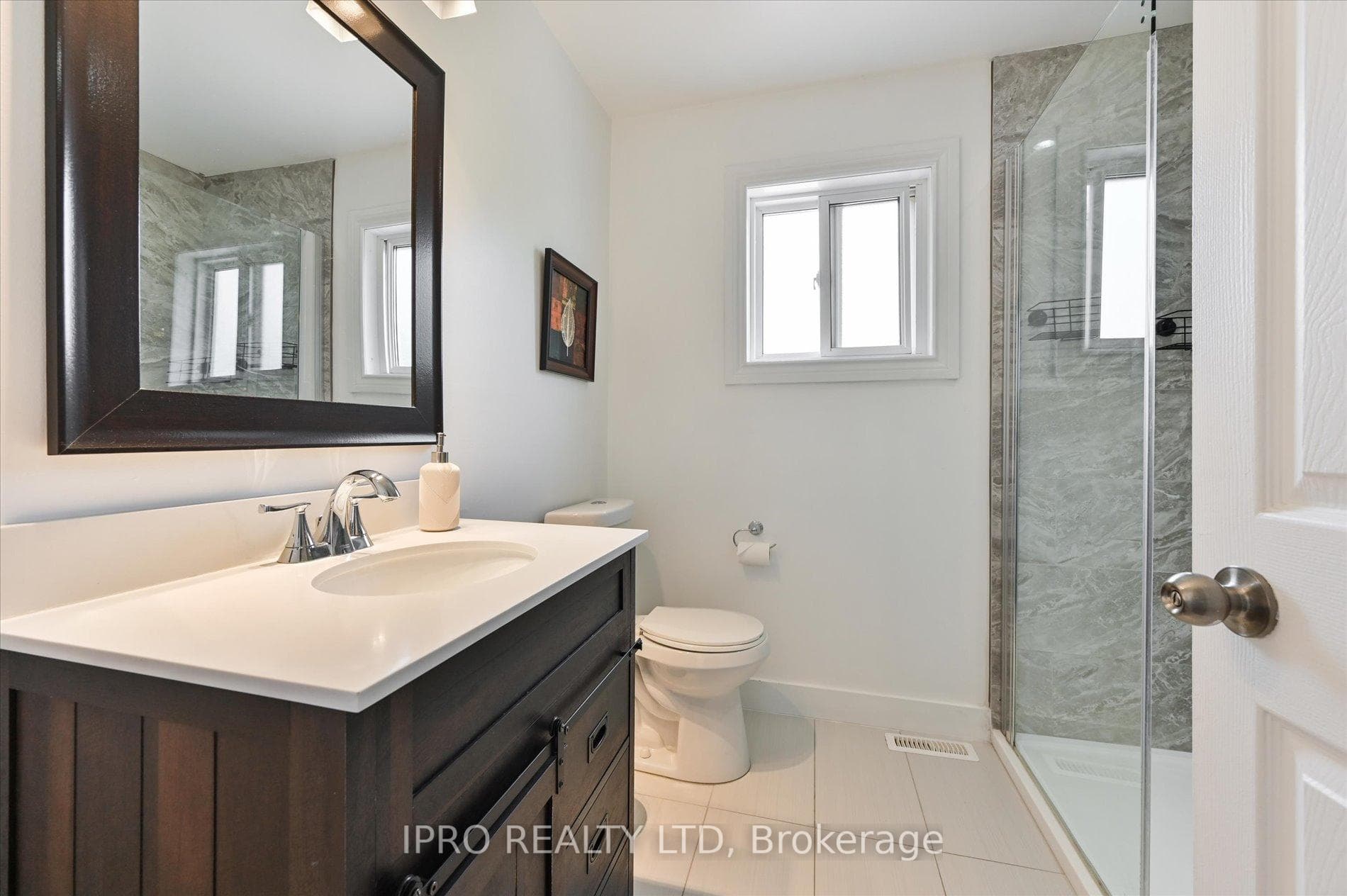 2nd Floor Full Washroom