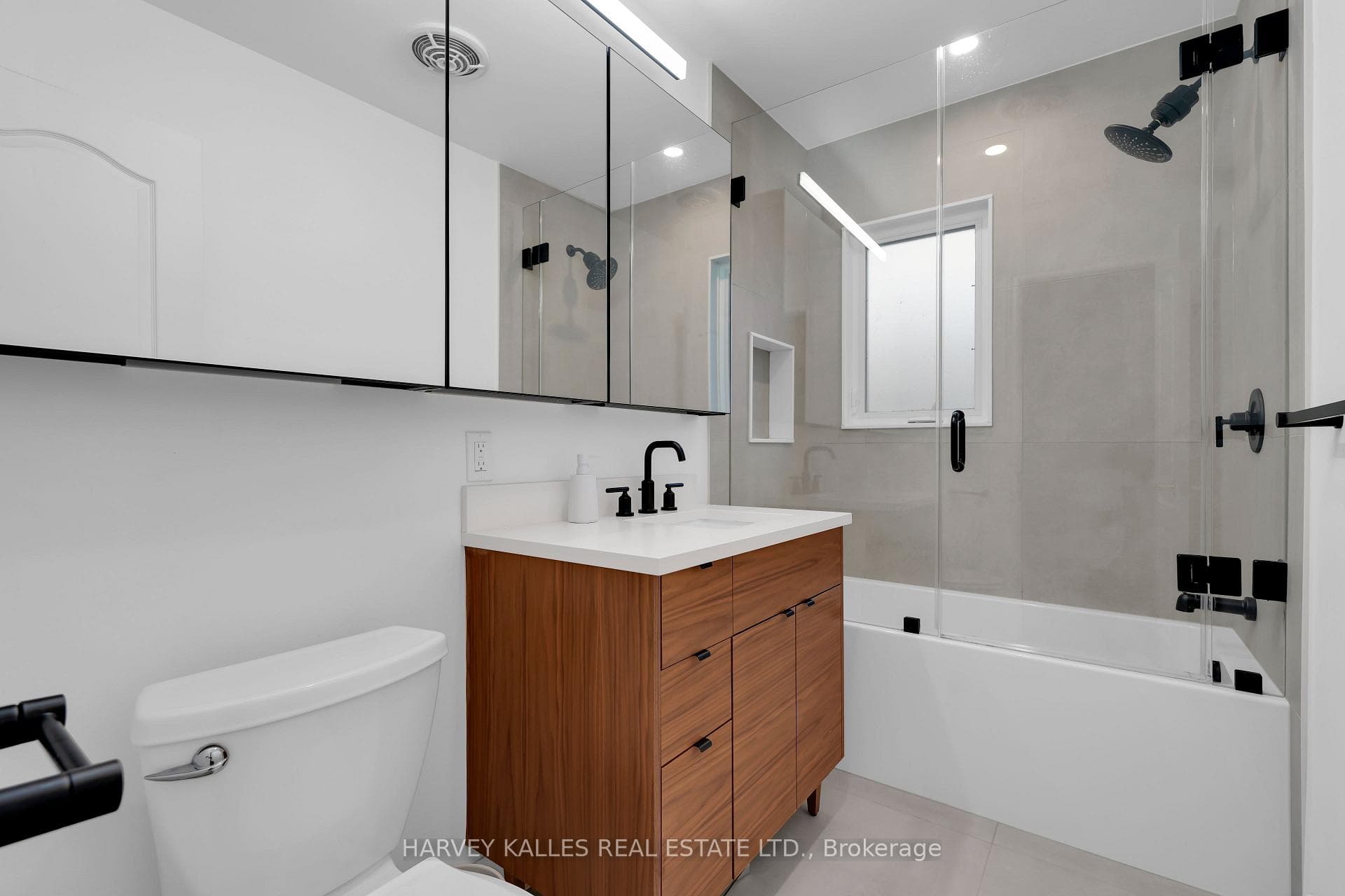 86 Woburn Avenue photo 19