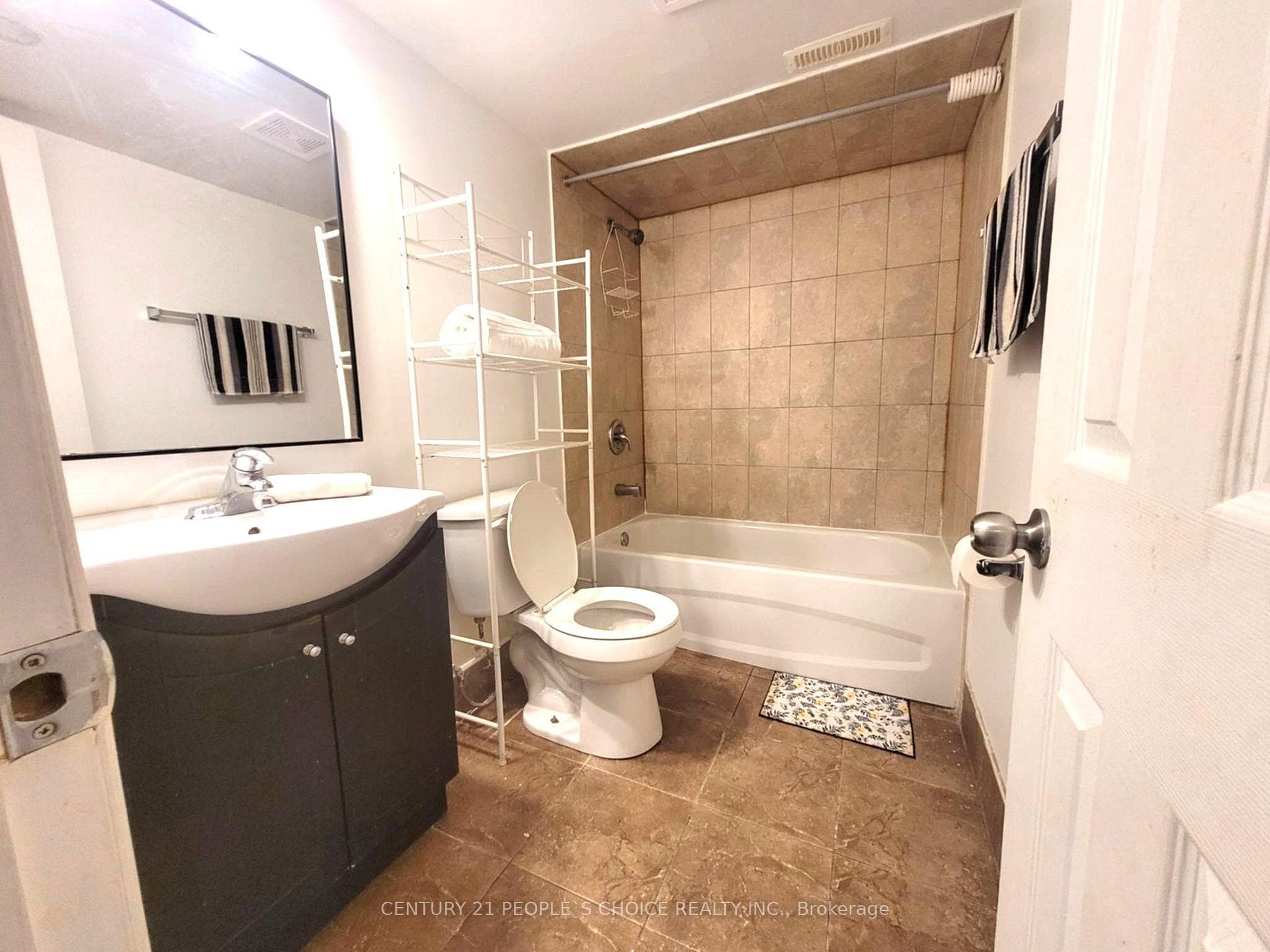 40 Palm Tree Road Unit (Basmt) photo 10