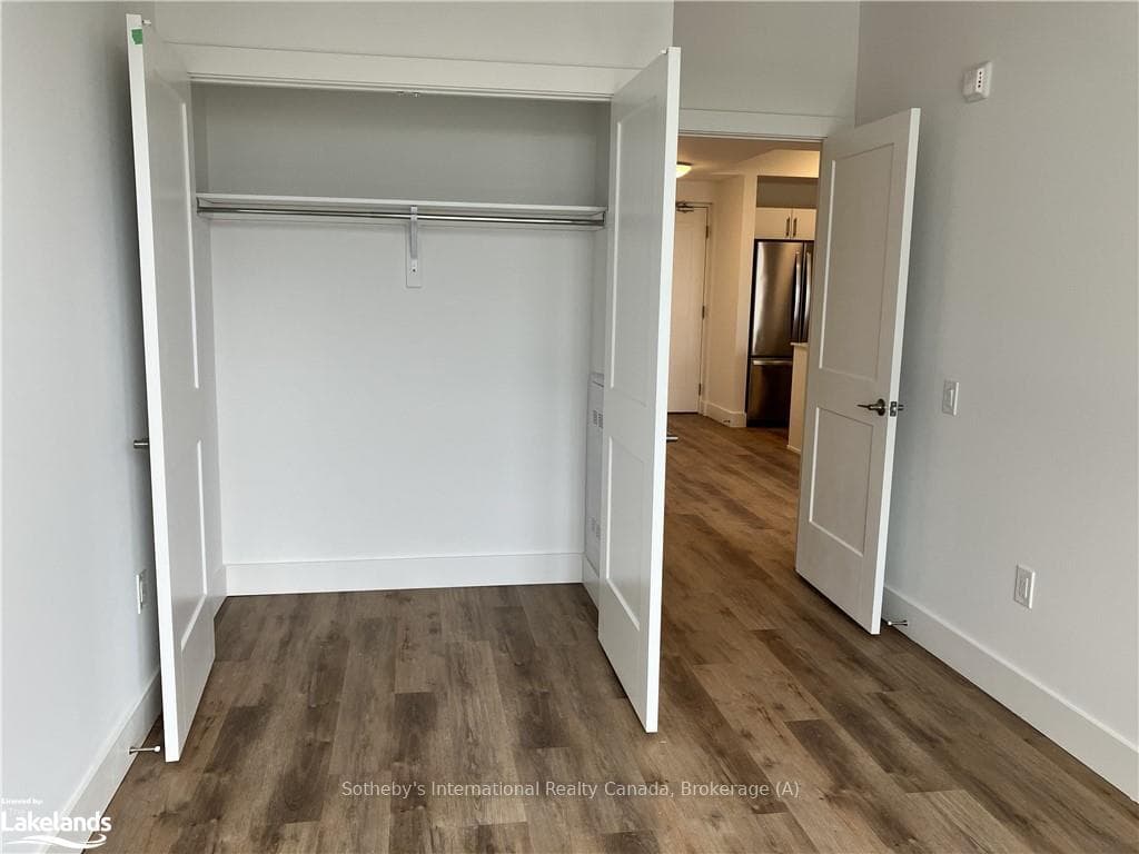 dbl closet in guest bedroom
