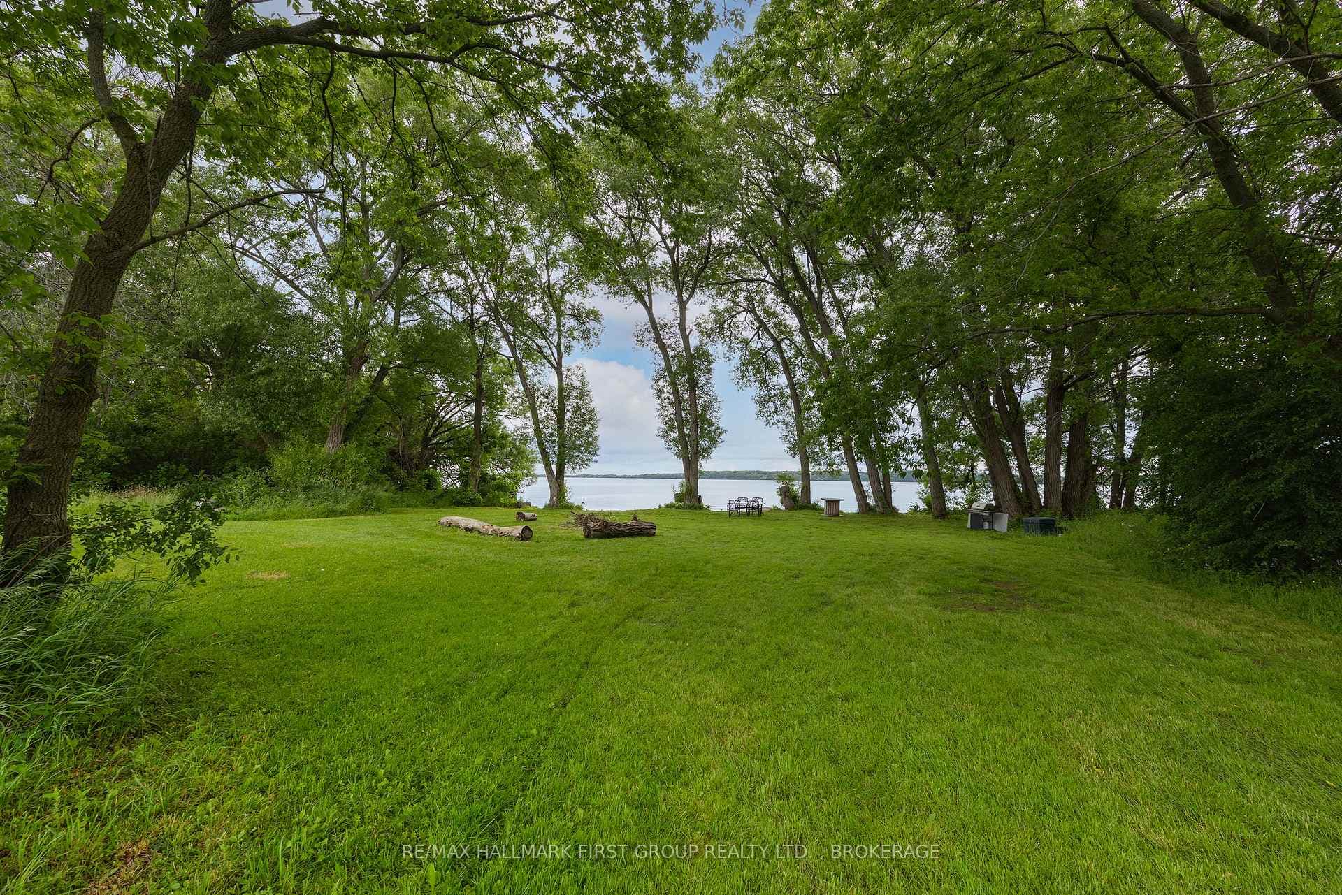9656 Loyalist Parkway photo 34