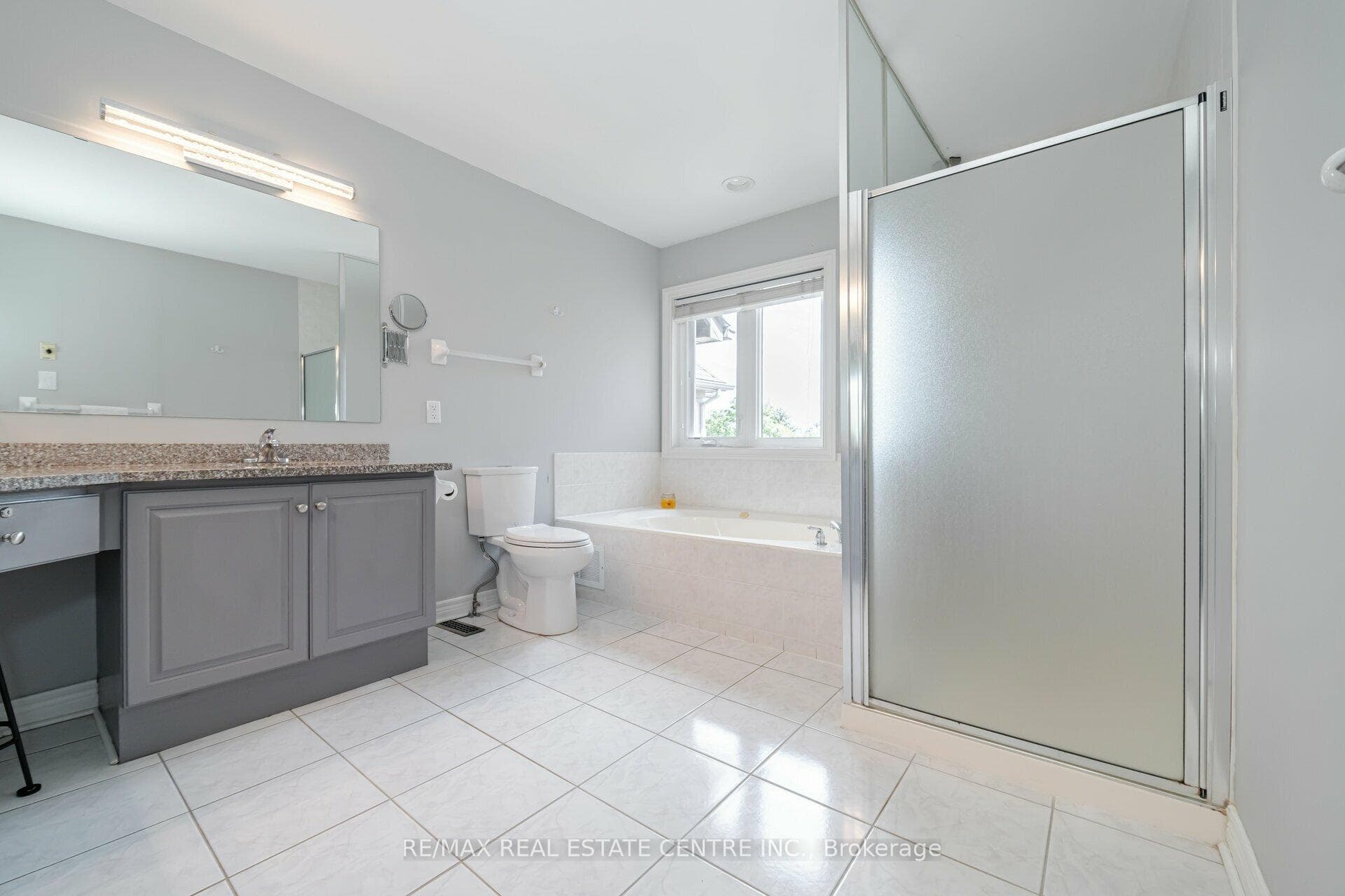5662 Glen Erin Drive Unit 54 photo 23