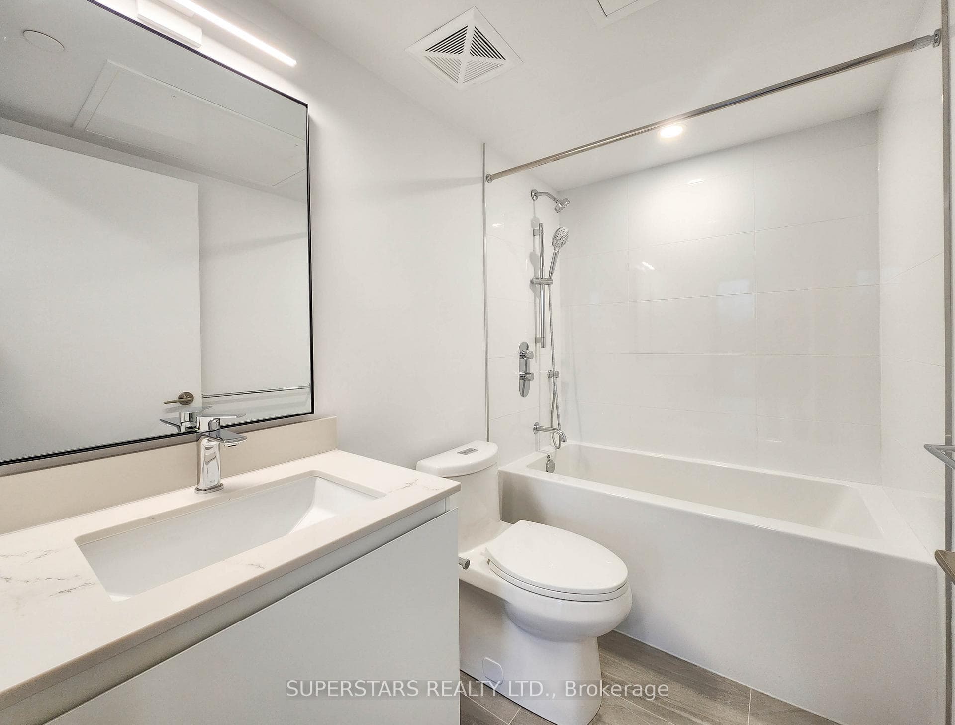 1720 Bayview Avenue Unit 203 photo 9