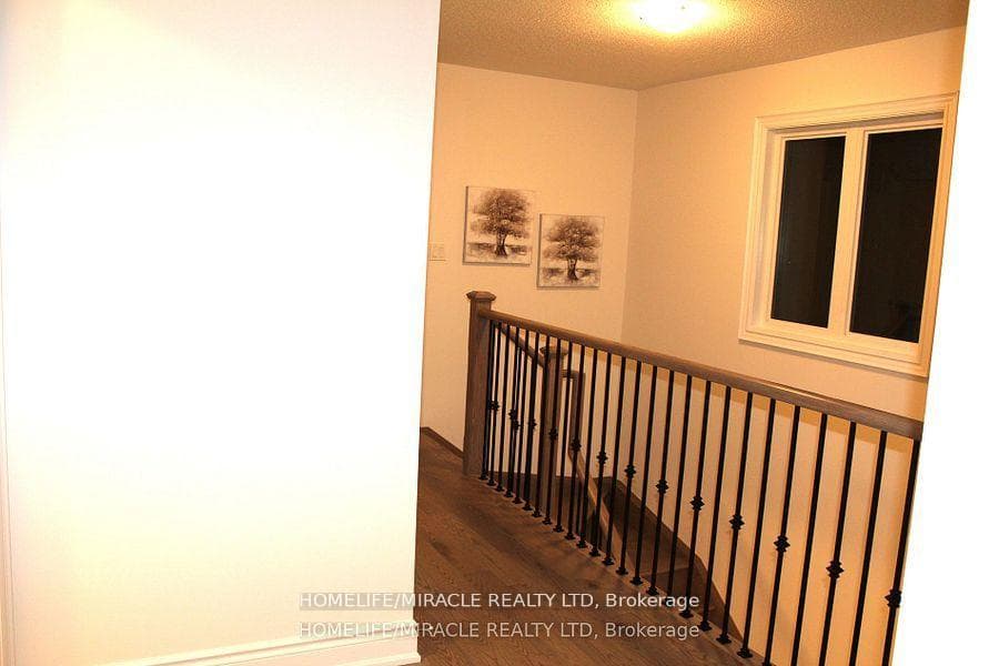 94 BERMONDSEY Way photo 24