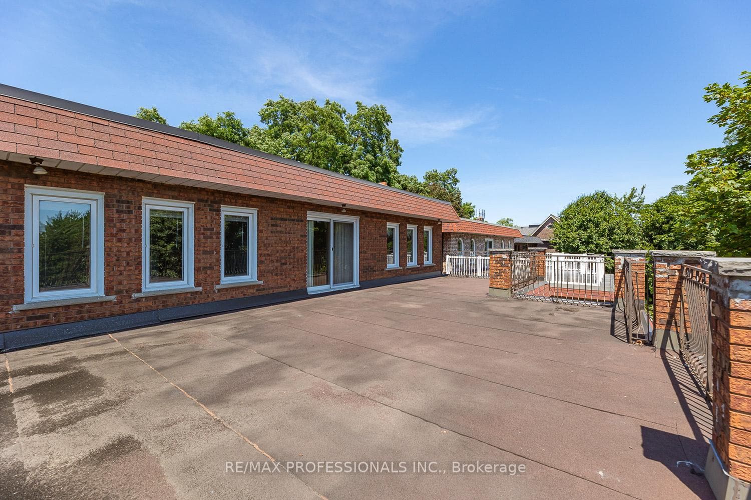 8 St Phillips Road photo 24