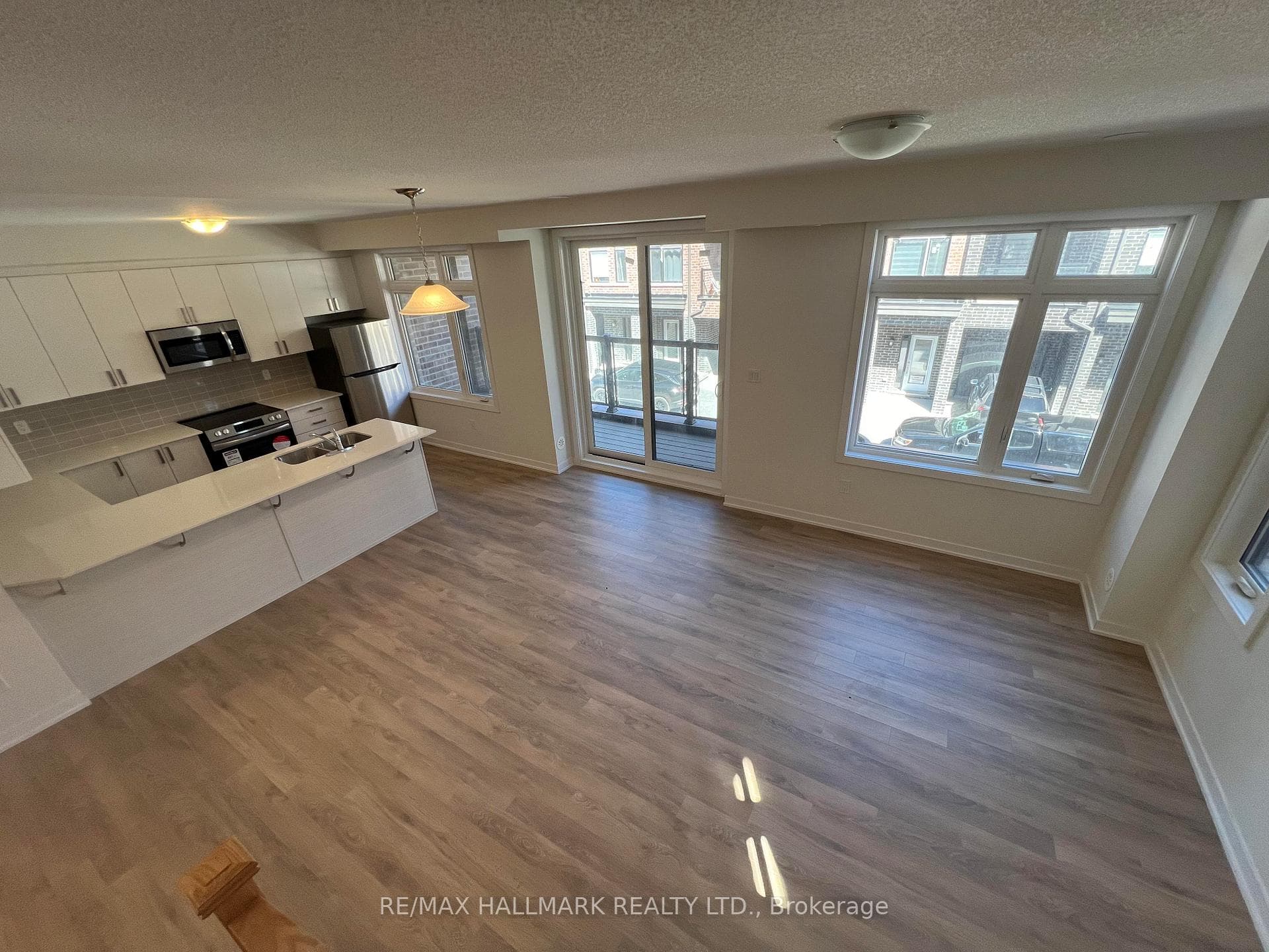 1865 Pickering Parkway Unit 901 photo 11