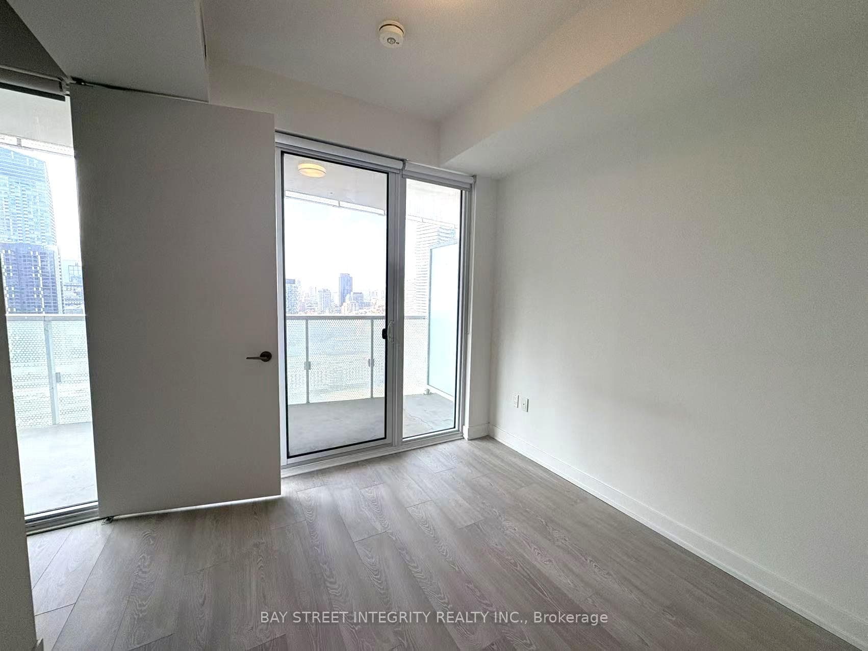 15 Queens Quay Unit 2708 photo 9