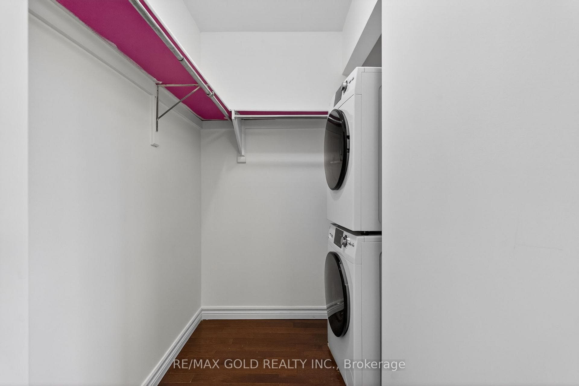 43 Saintsbury Square photo 32