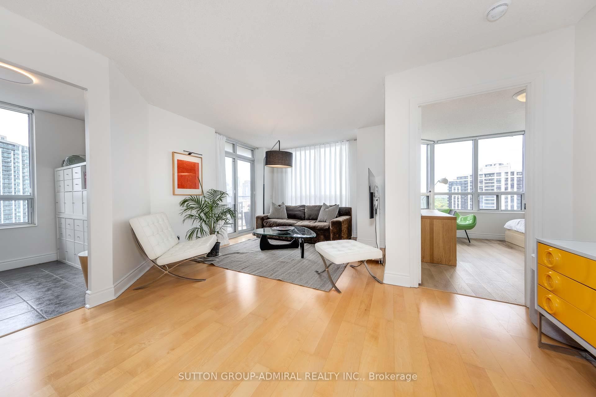 78 Harrison Garden Boulevard Unit 1502 photo 3