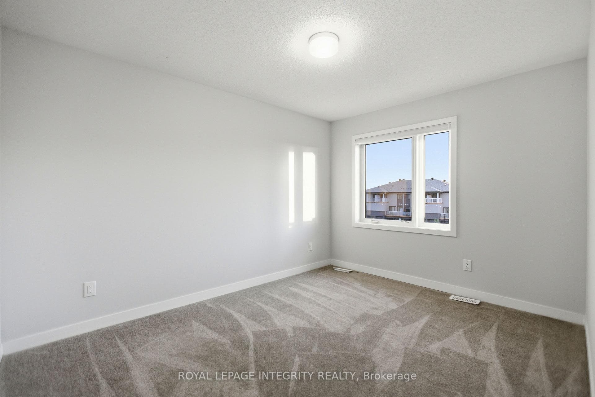 302 Parnian Private photo 17