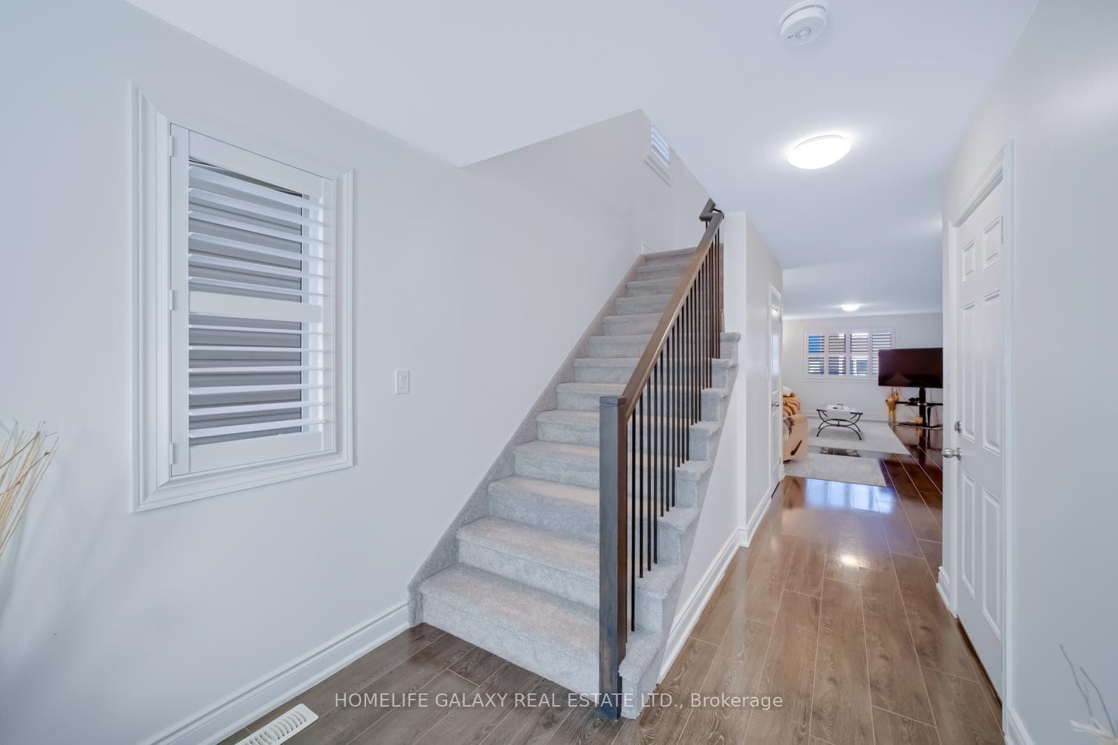 8 Millcreek Drive photo 20