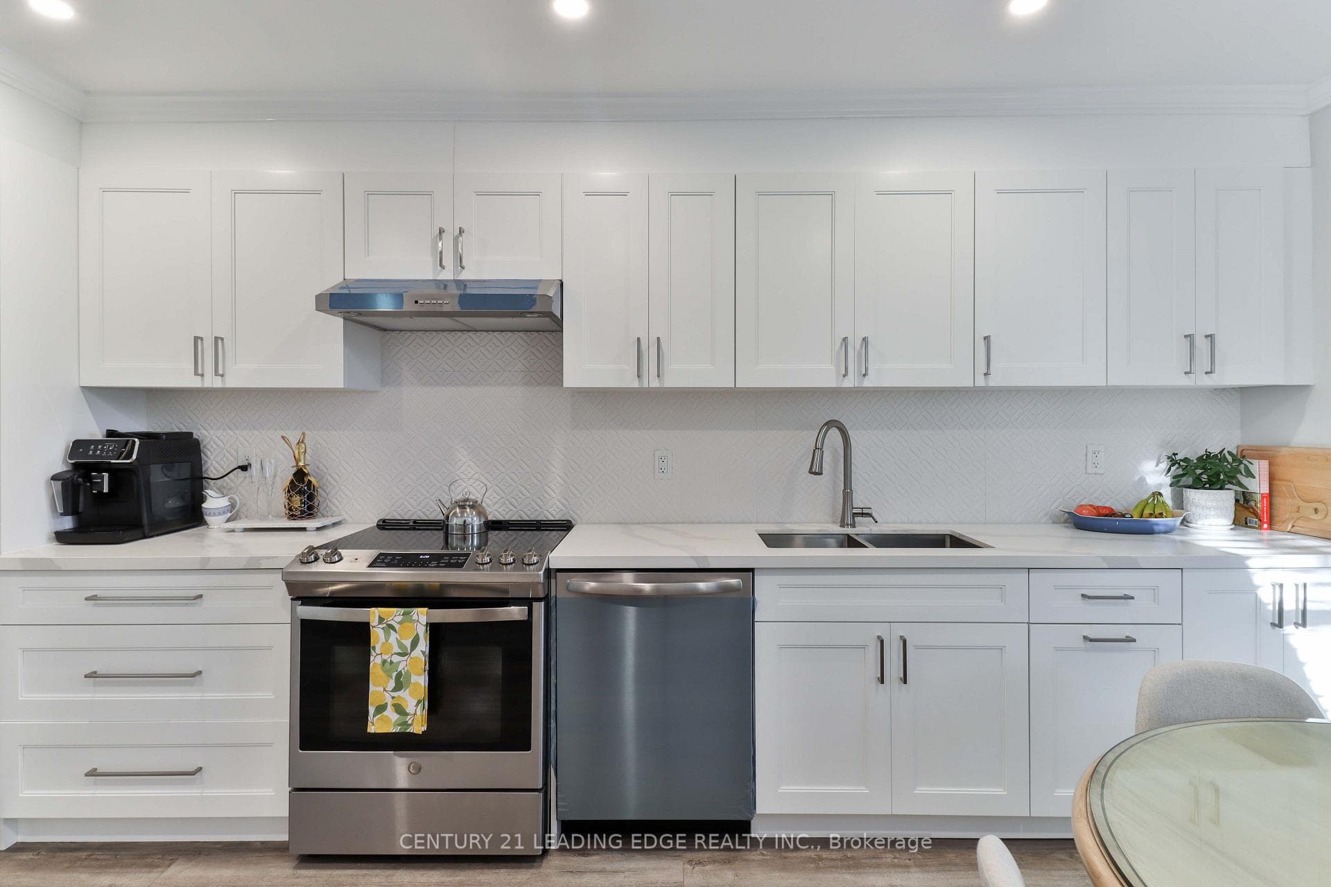 487 Eagle Street Unit A photo 8