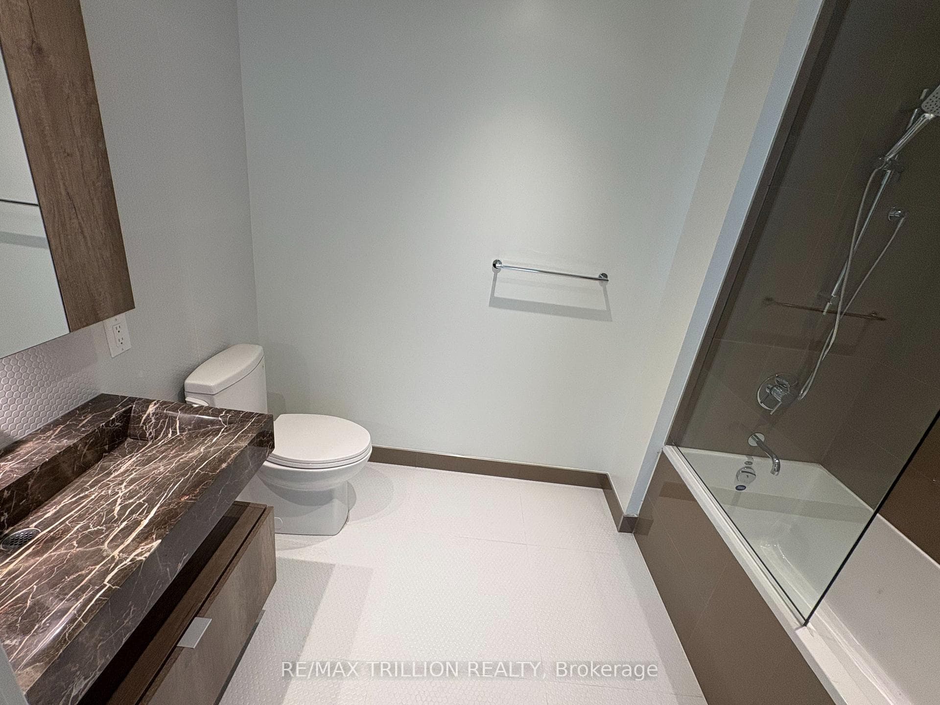 11 Yorkville Avenue Unit 3707 photo 26