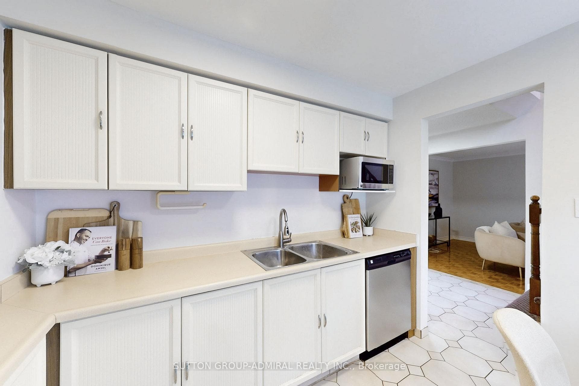 57 Nuttall Street photo 11