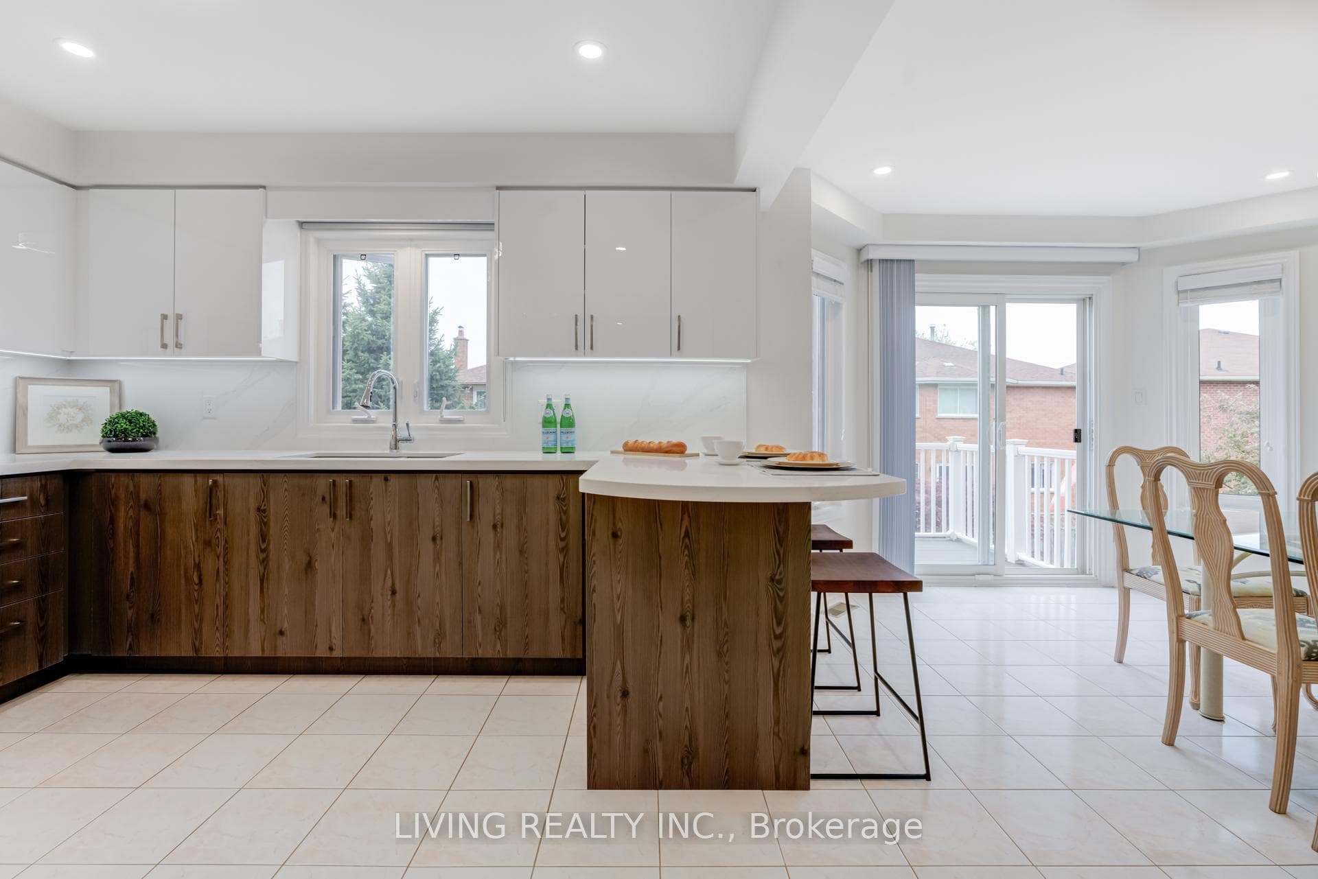 204 Valleymede Drive photo 11