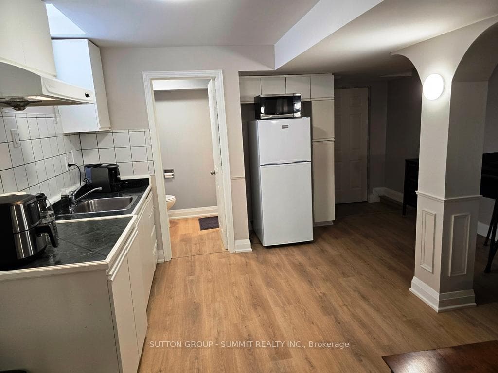 Entrance Bathroom Kitchen Areas
