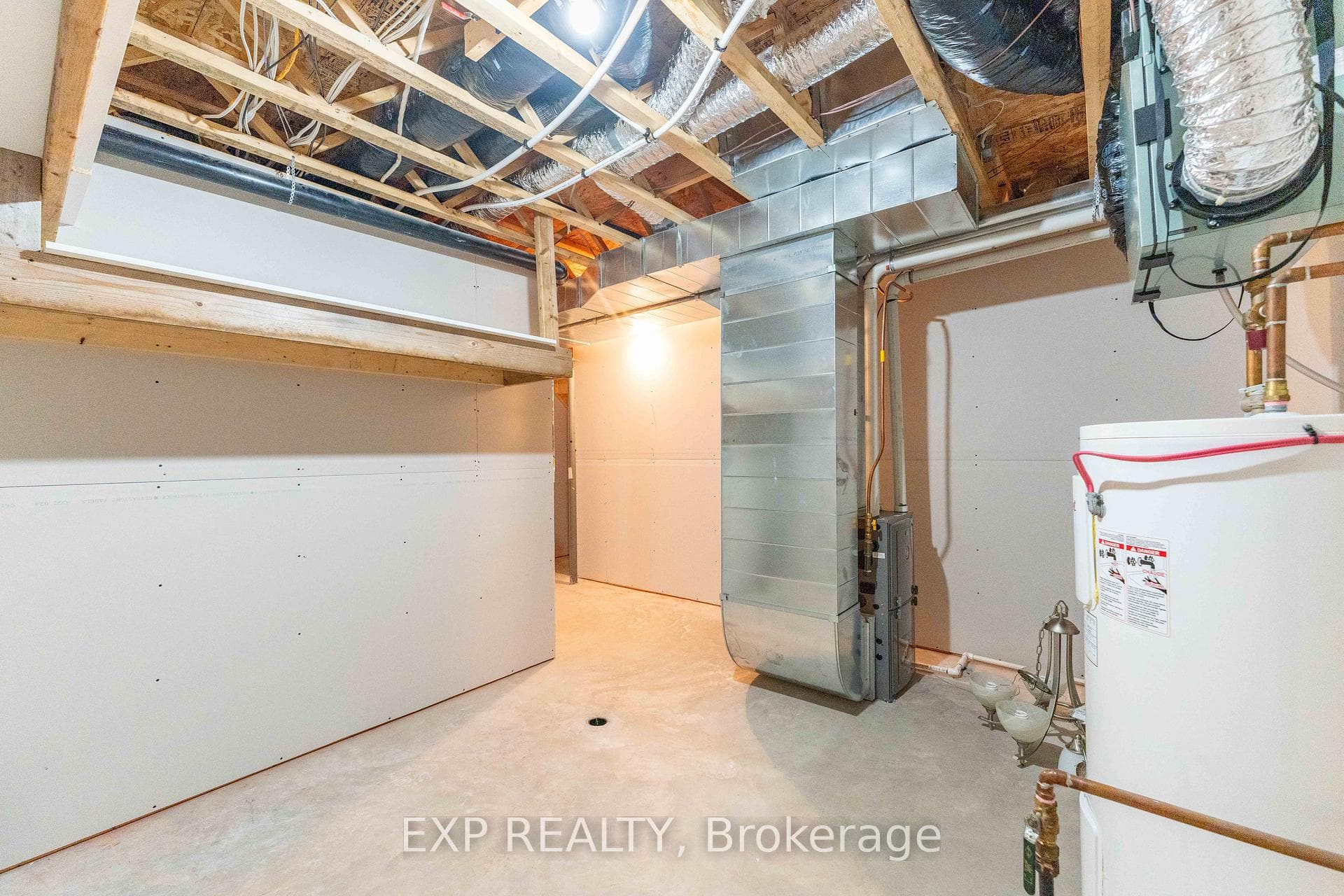 15 Gareau Crescent photo 27