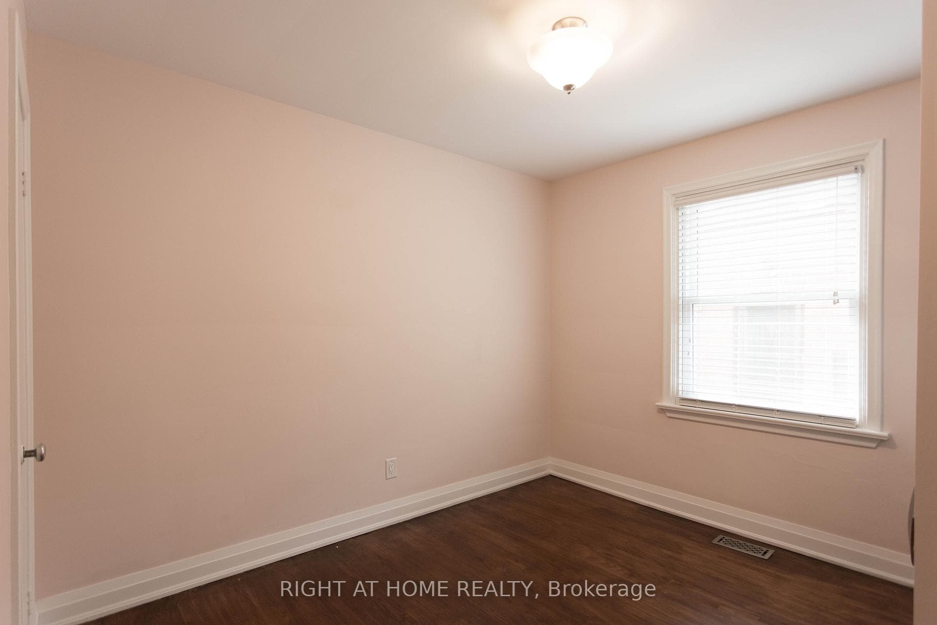30 Northampton Drive photo 10