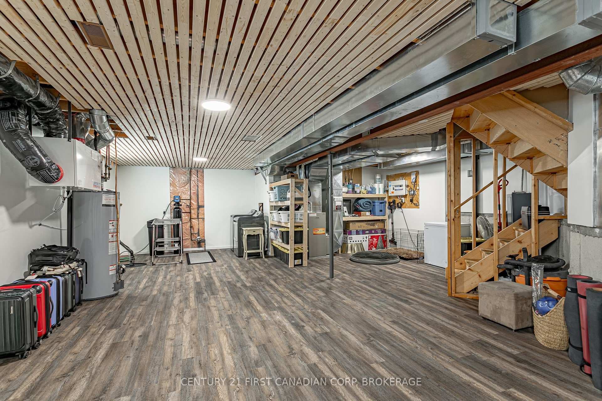 270 Boyd Boulevard photo 27