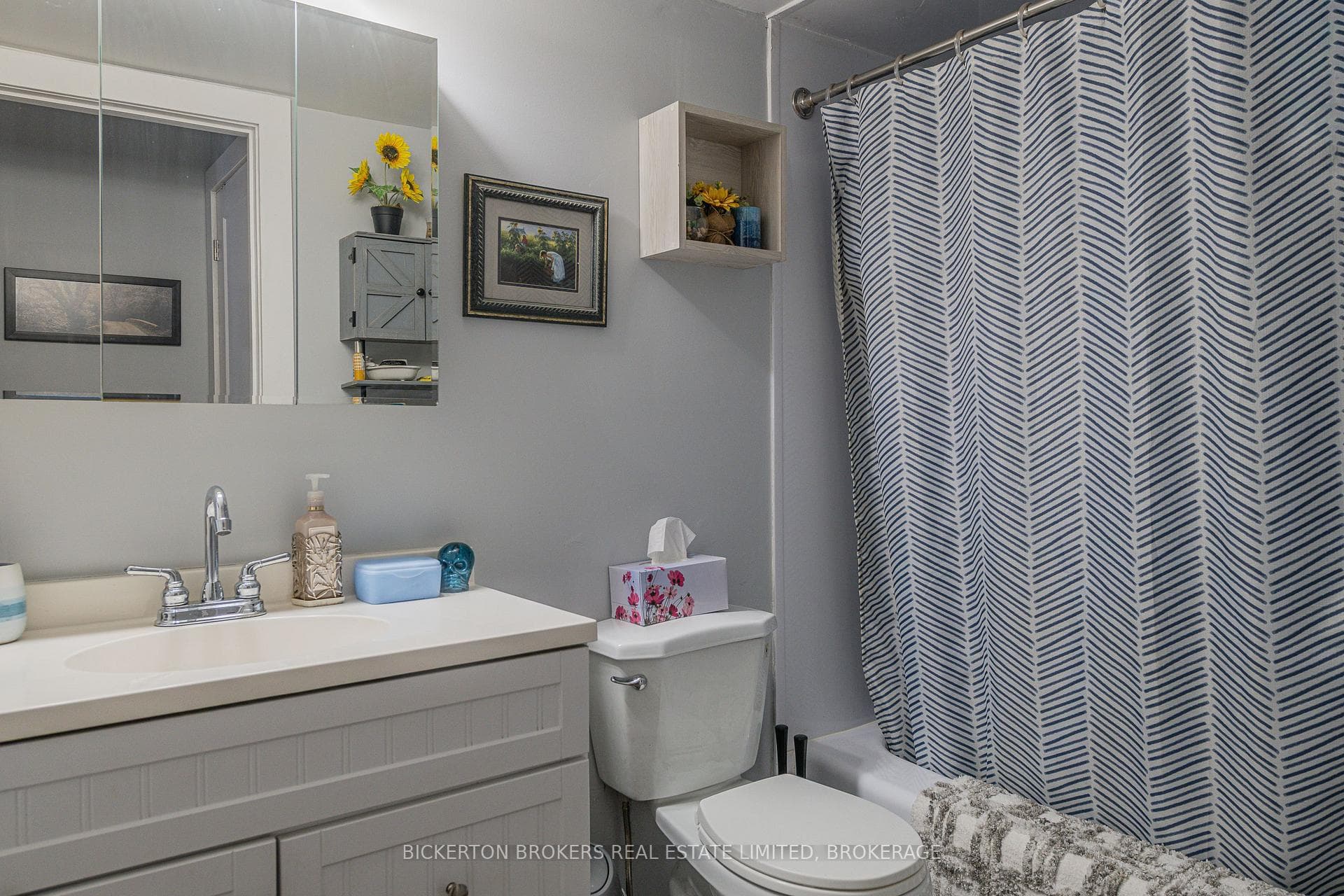 540 Talbot Place Unit 102 photo 17