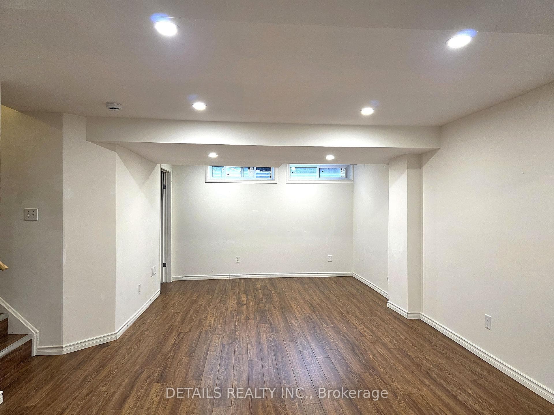 171 WINDHURST Drive photo 29