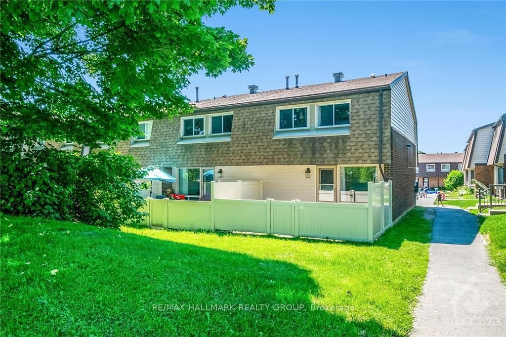 907 ELMSMERE Road Unit A photo 30