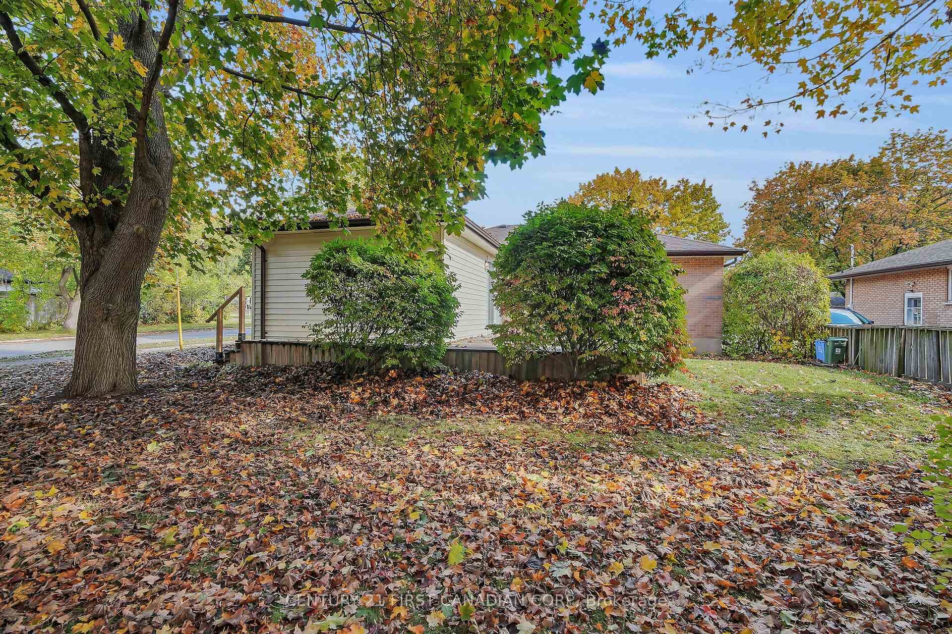 119 Bancroft Road photo 34