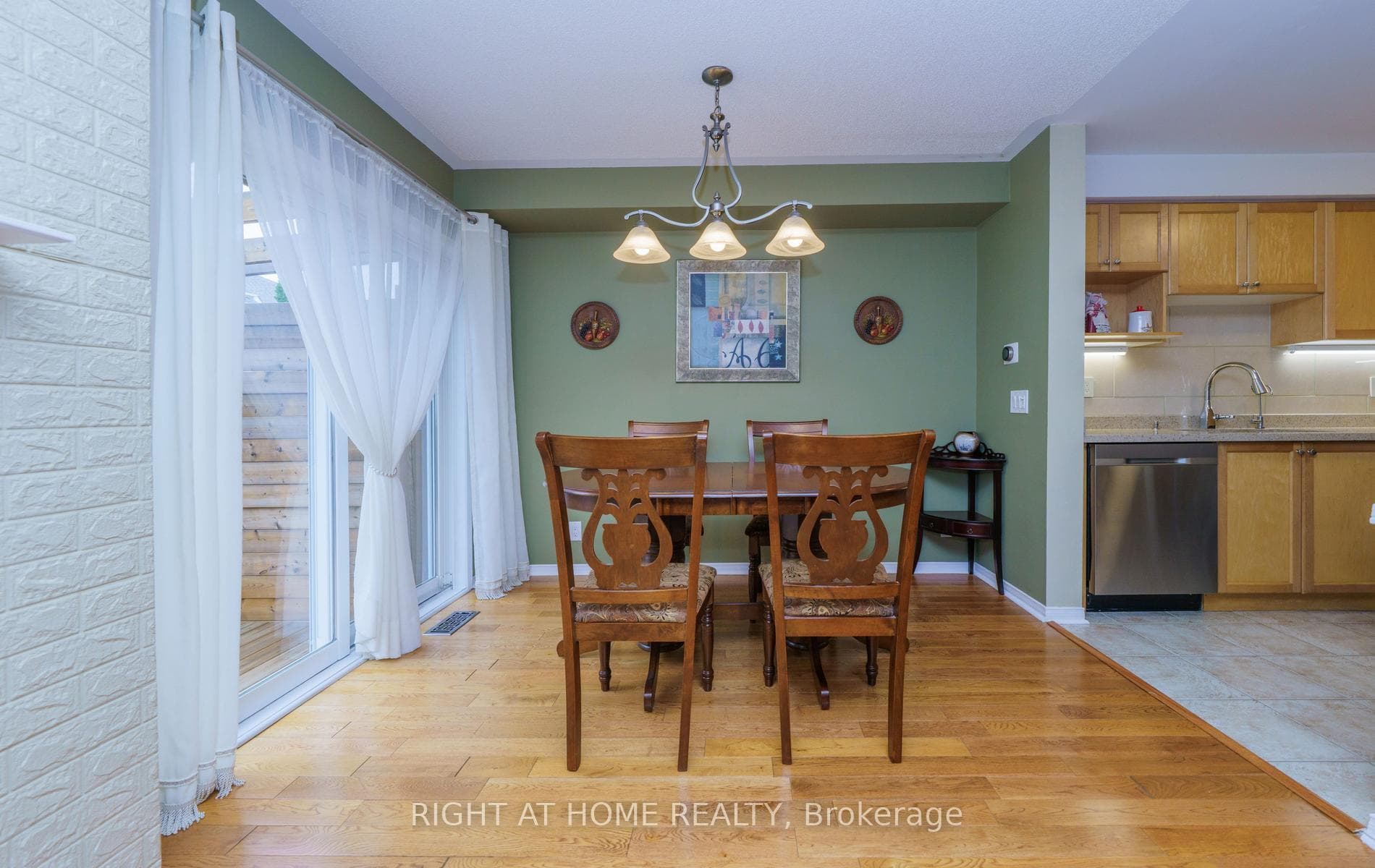 21 Marshview Avenue photo 8