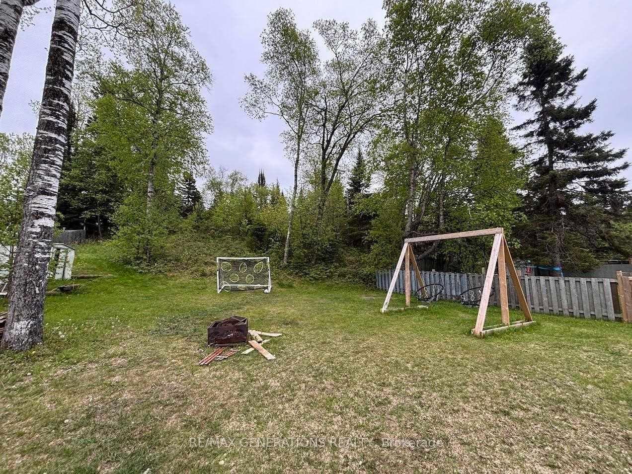 75 Hemlo Drive photo 35
